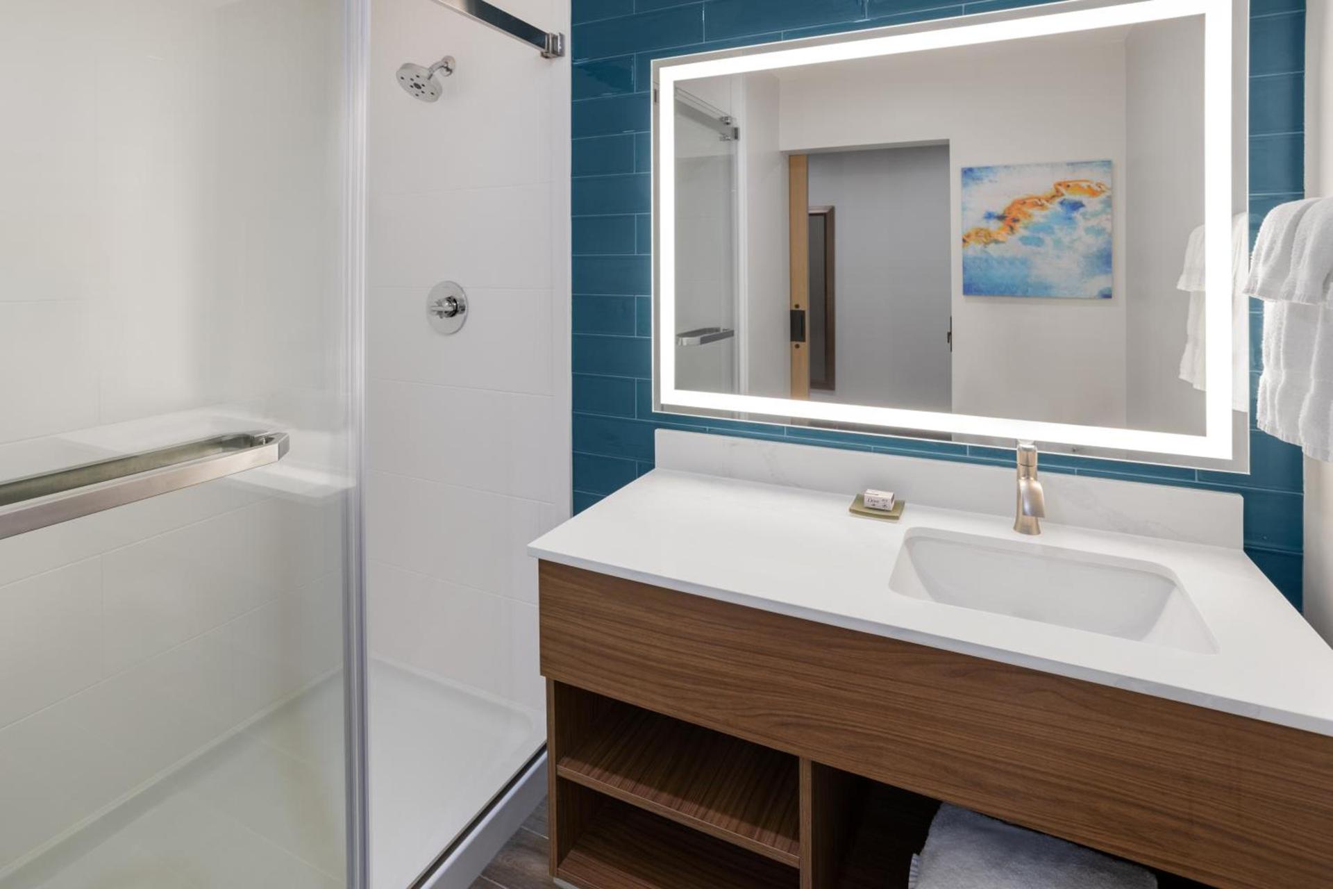 La Quinta Inn & Suites by Wyndham Williston Burlington photo 17