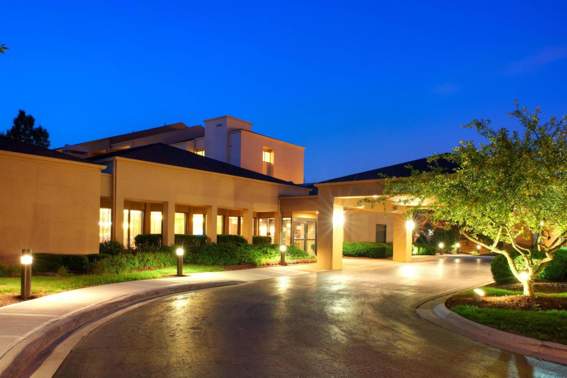 Courtyard Columbus Worthington — hotel in Worthington