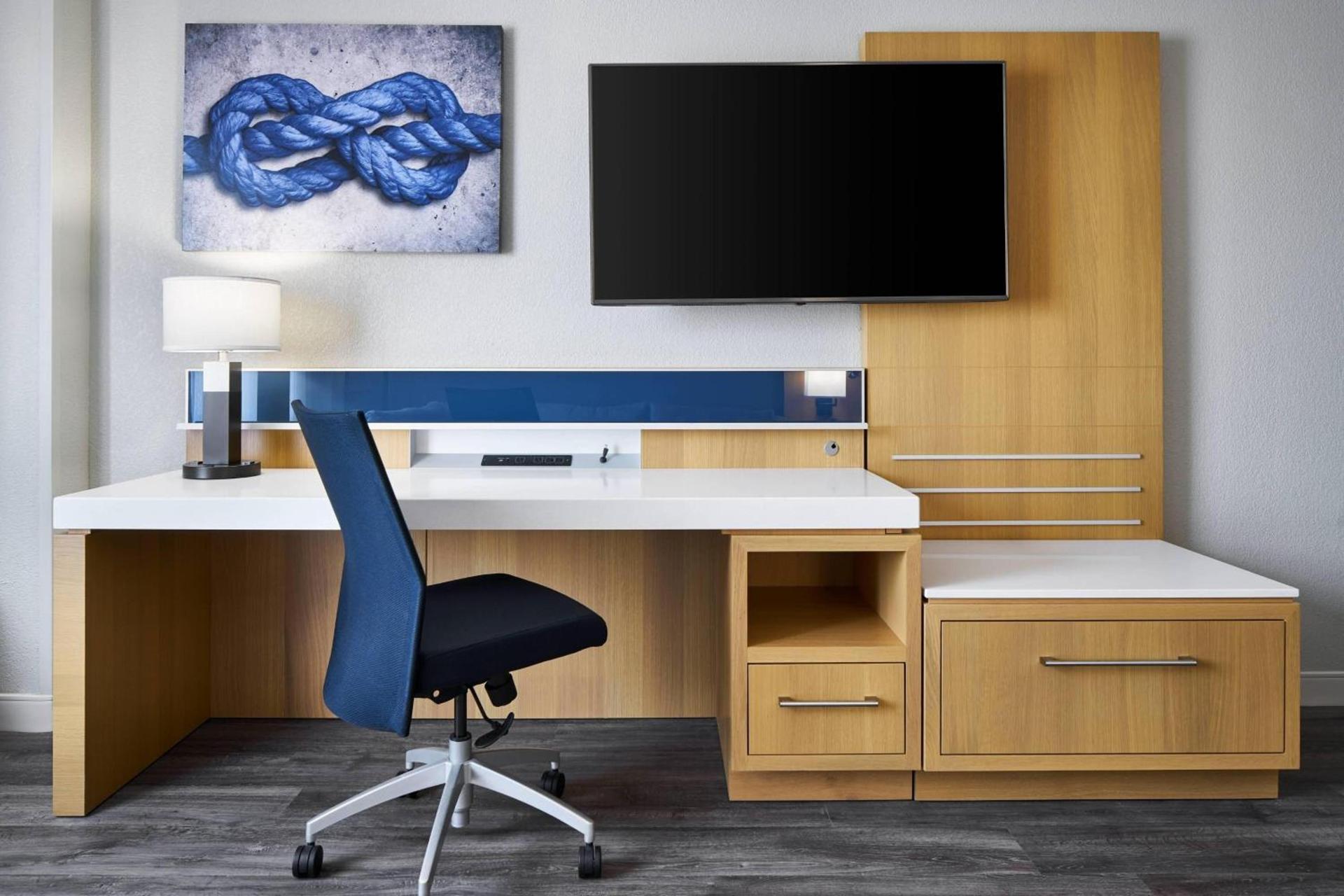 Delta Hotels by Marriott Norfolk Airport photo 6