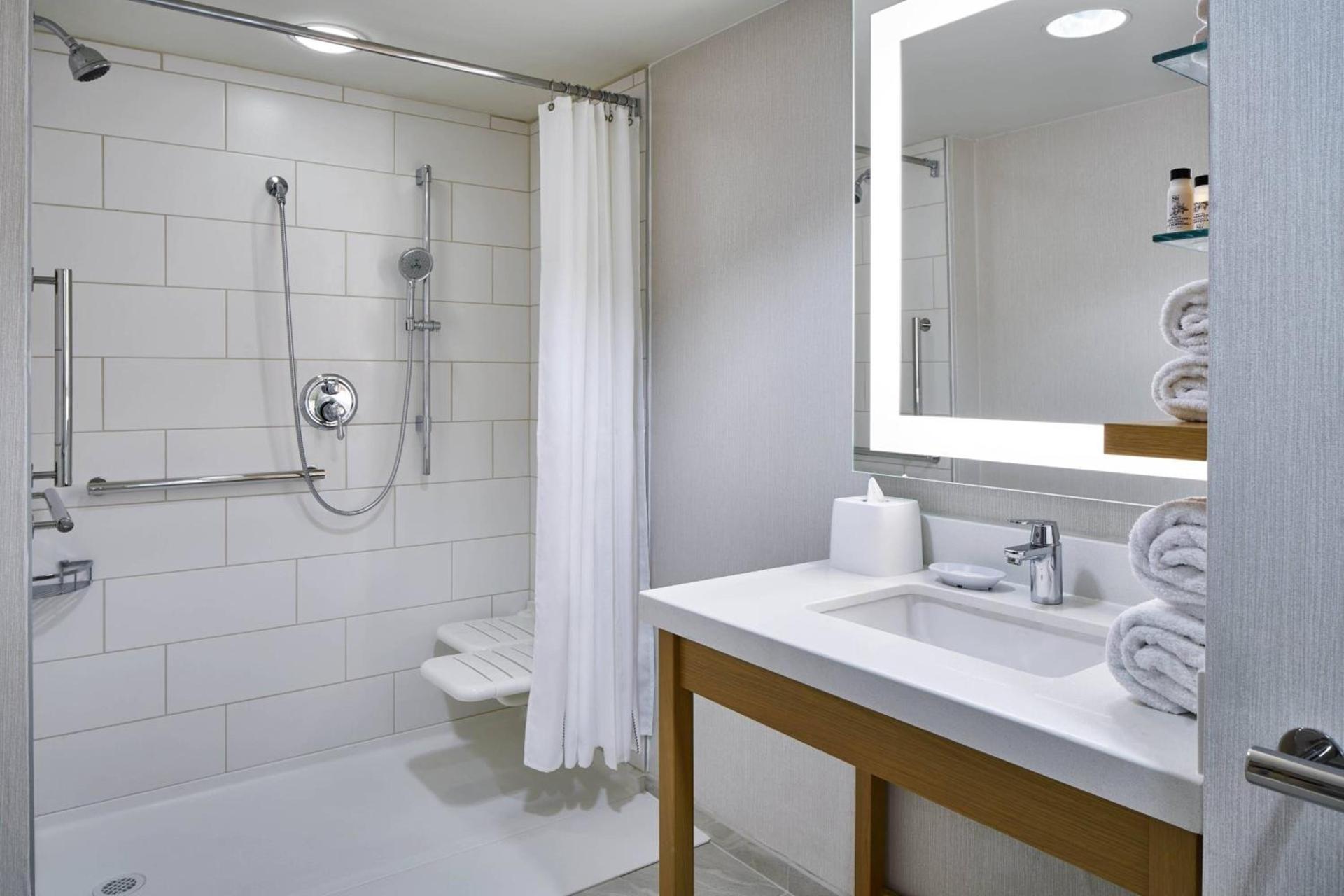 Delta Hotels by Marriott Norfolk Airport photo 8