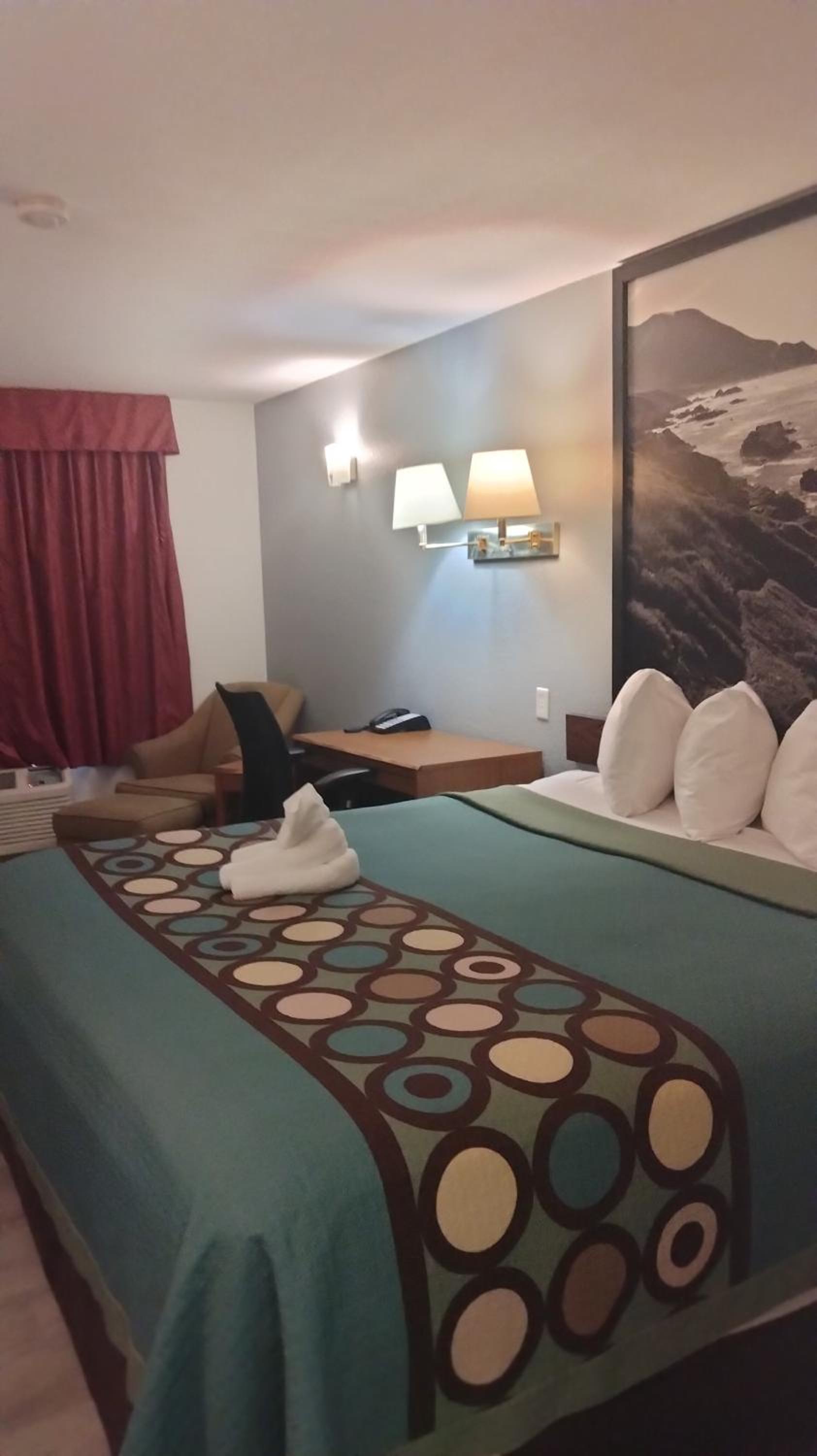 Super 8 by Wyndham Barstow photo 34
