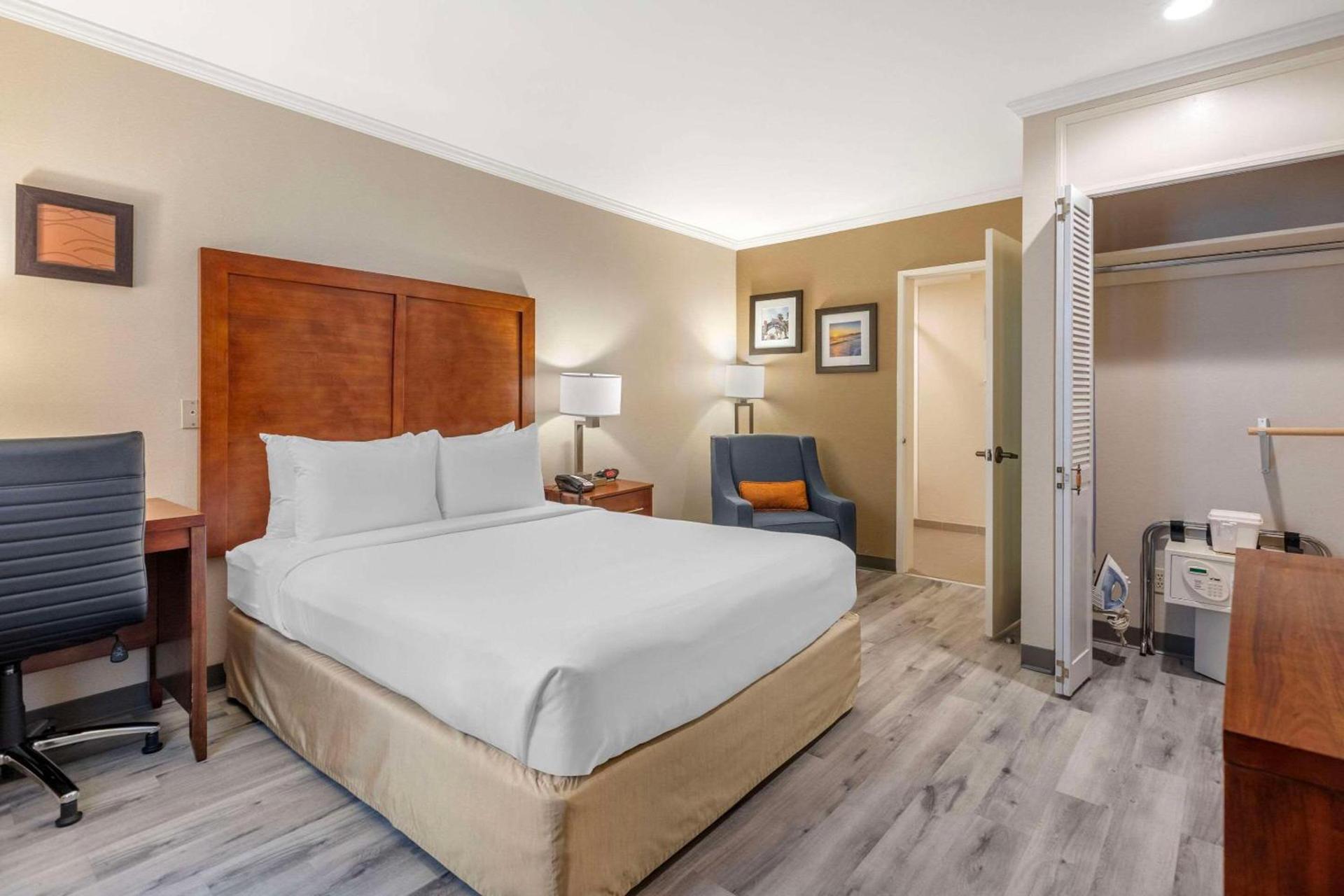 Comfort Inn Santa Monica - West Los Angeles photo 14