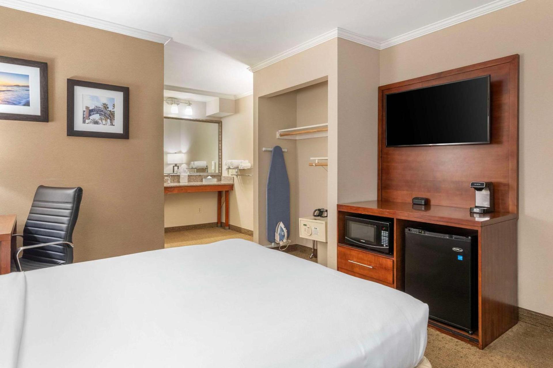 Comfort Inn Santa Monica - West Los Angeles photo 19