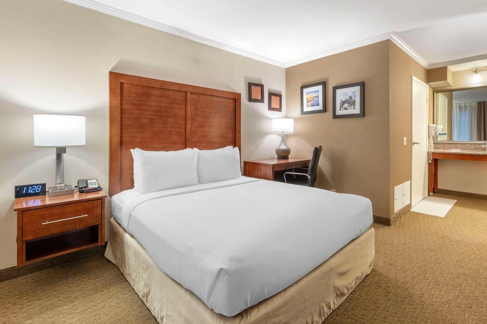 Comfort Inn Santa Monica - West Los Angeles photo 18