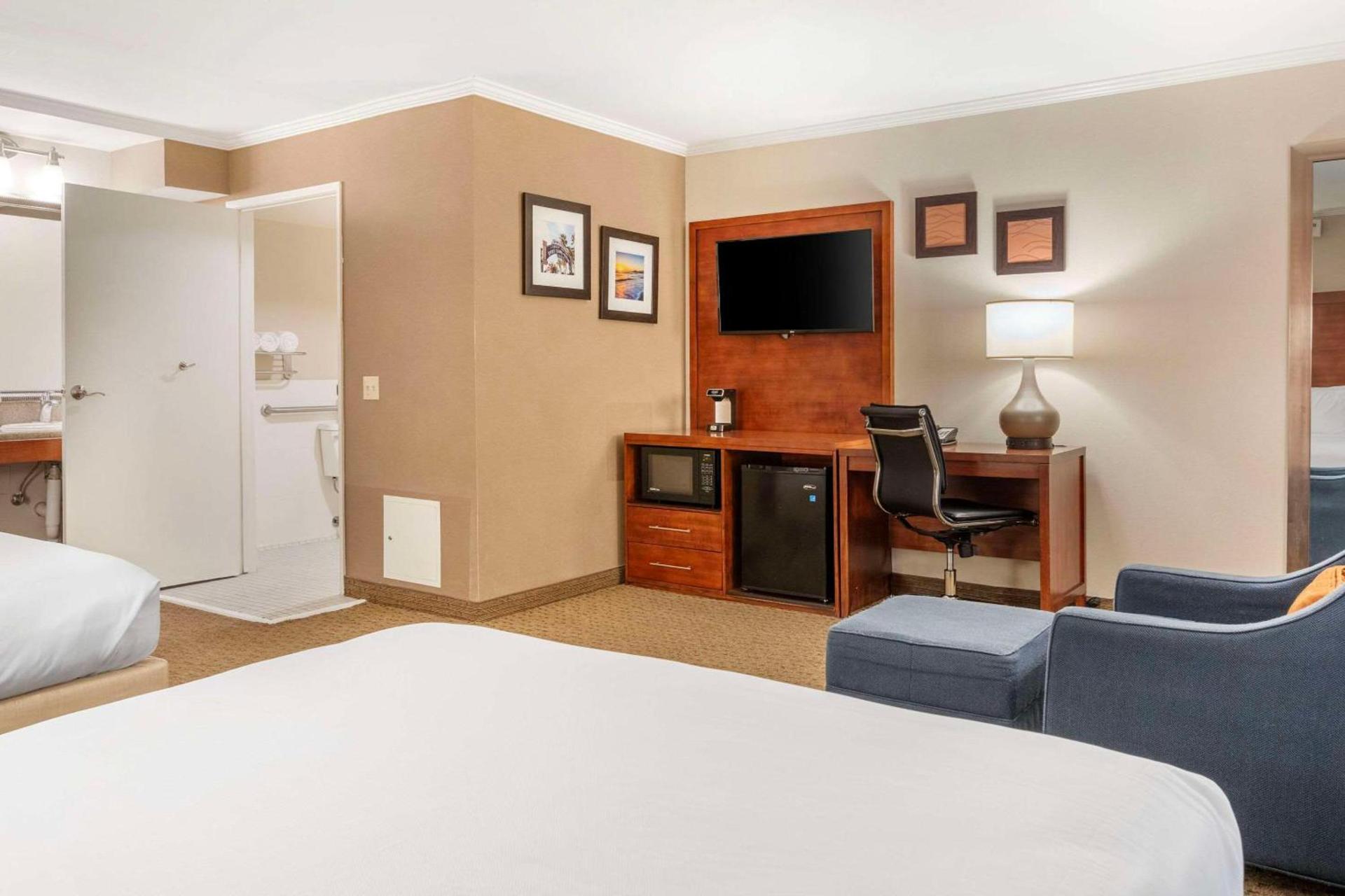 Comfort Inn Santa Monica - West Los Angeles photo 24