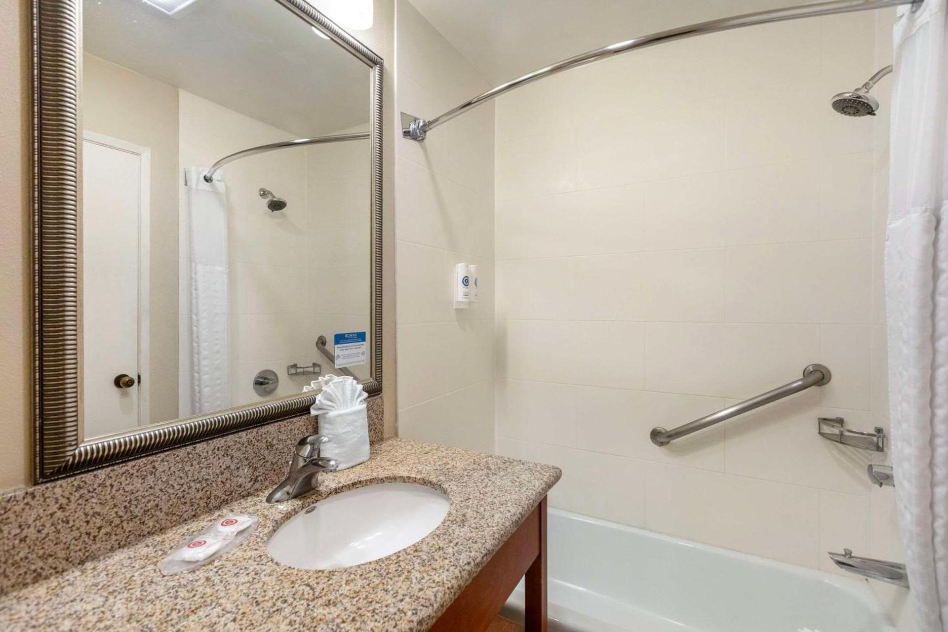 Comfort Inn Santa Monica - West Los Angeles photo 29