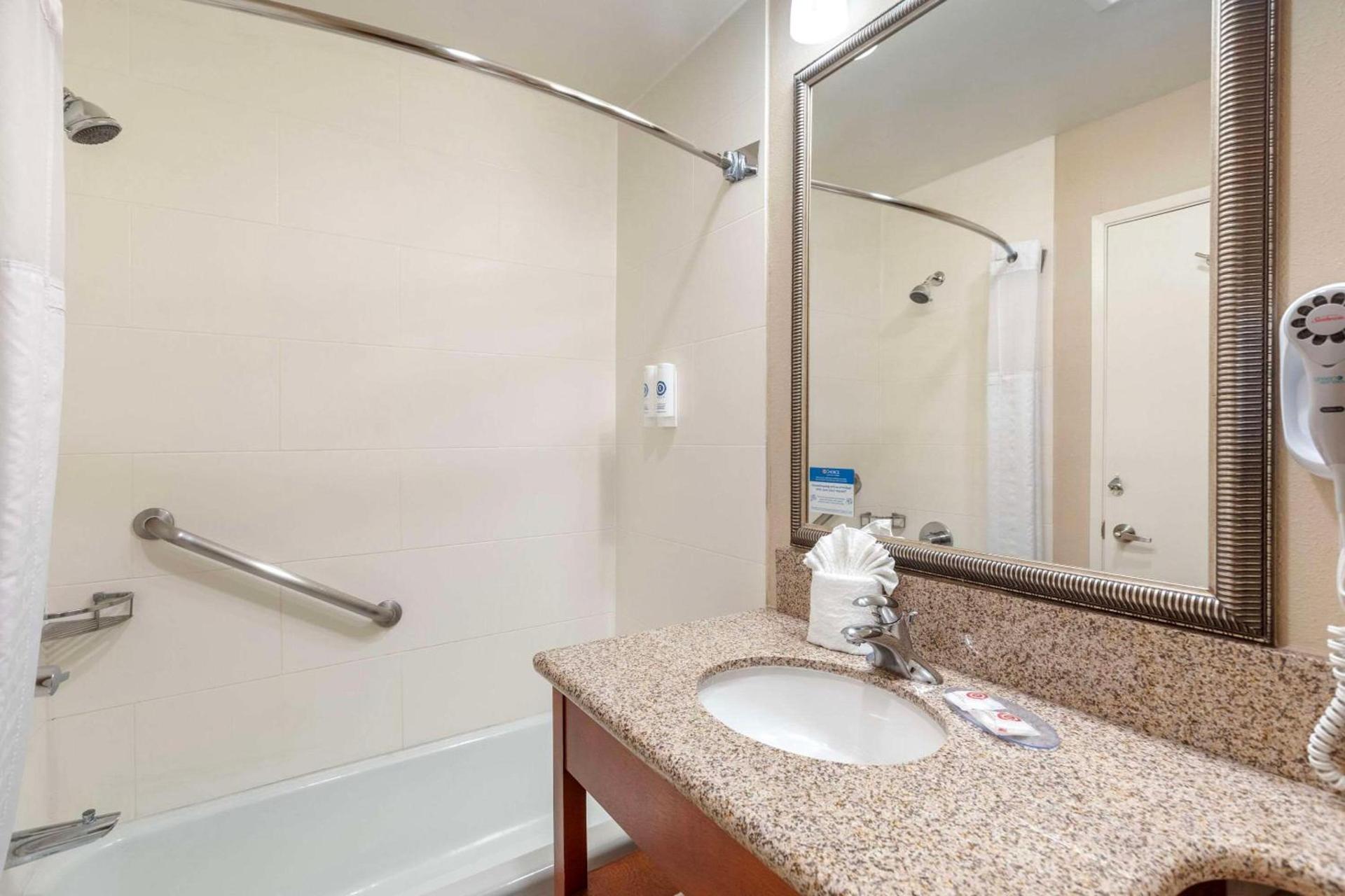 Comfort Inn Santa Monica - West Los Angeles photo 33