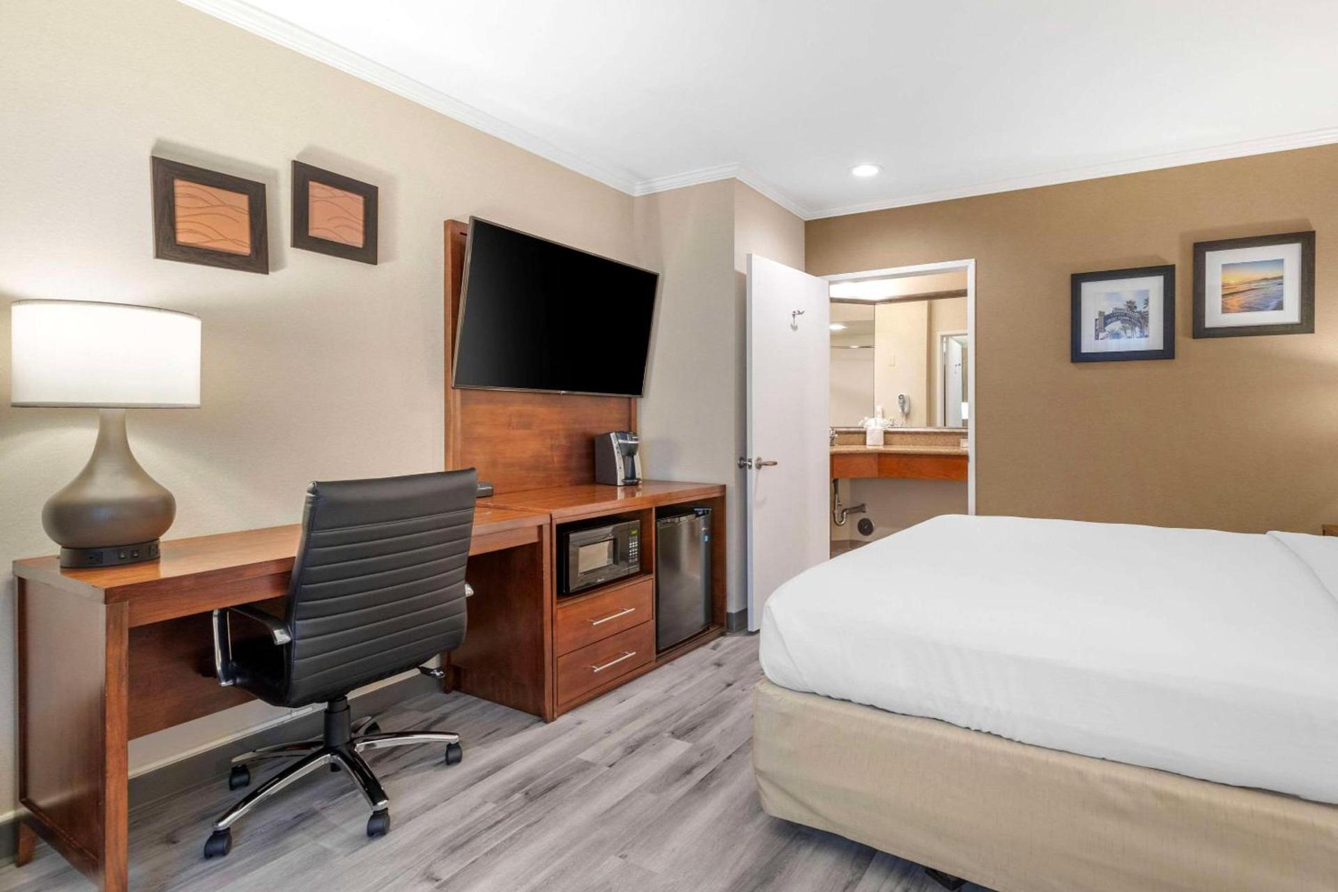 Comfort Inn Santa Monica - West Los Angeles photo 35