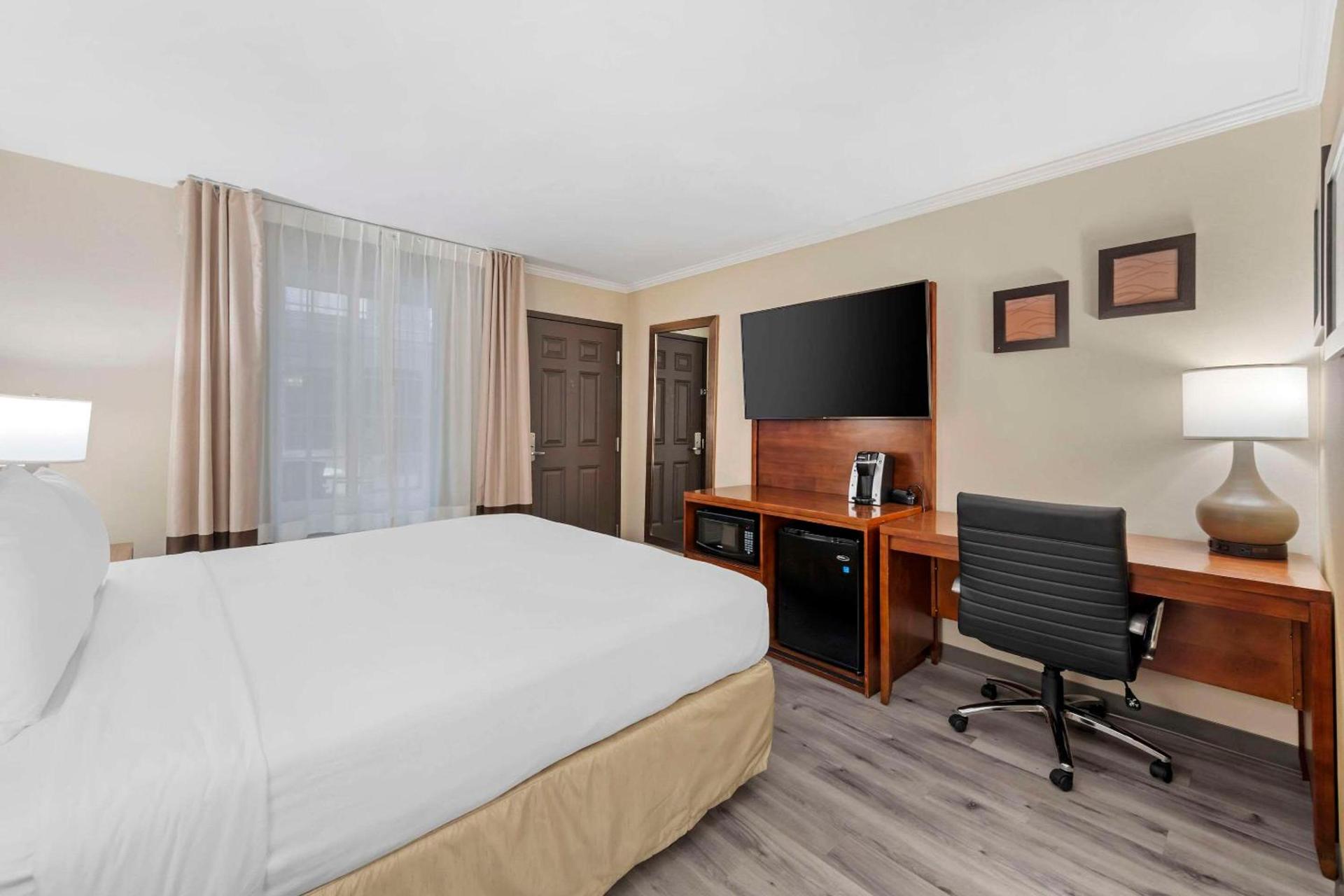 Comfort Inn Santa Monica - West Los Angeles photo 40