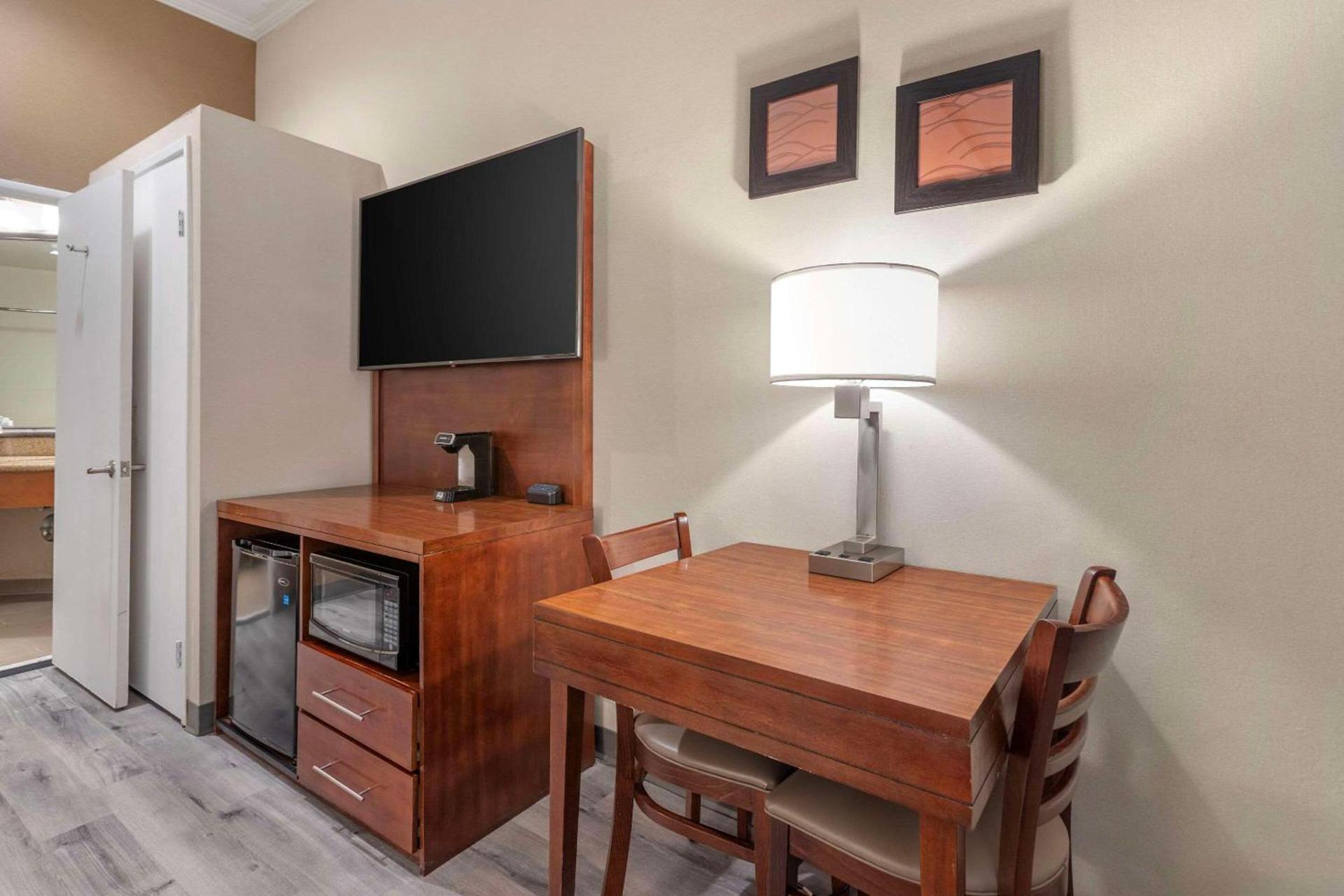 Comfort Inn Santa Monica - West Los Angeles photo 53