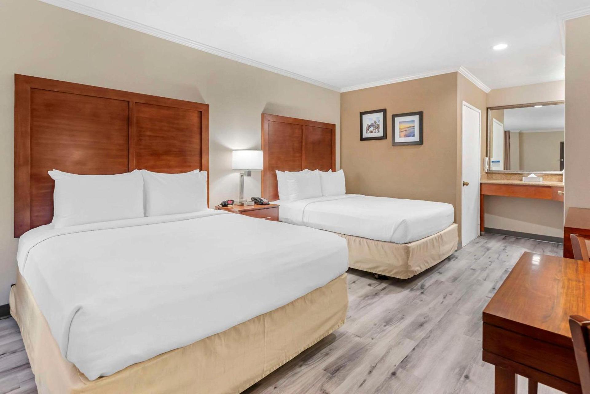 Comfort Inn Santa Monica - West Los Angeles photo 61