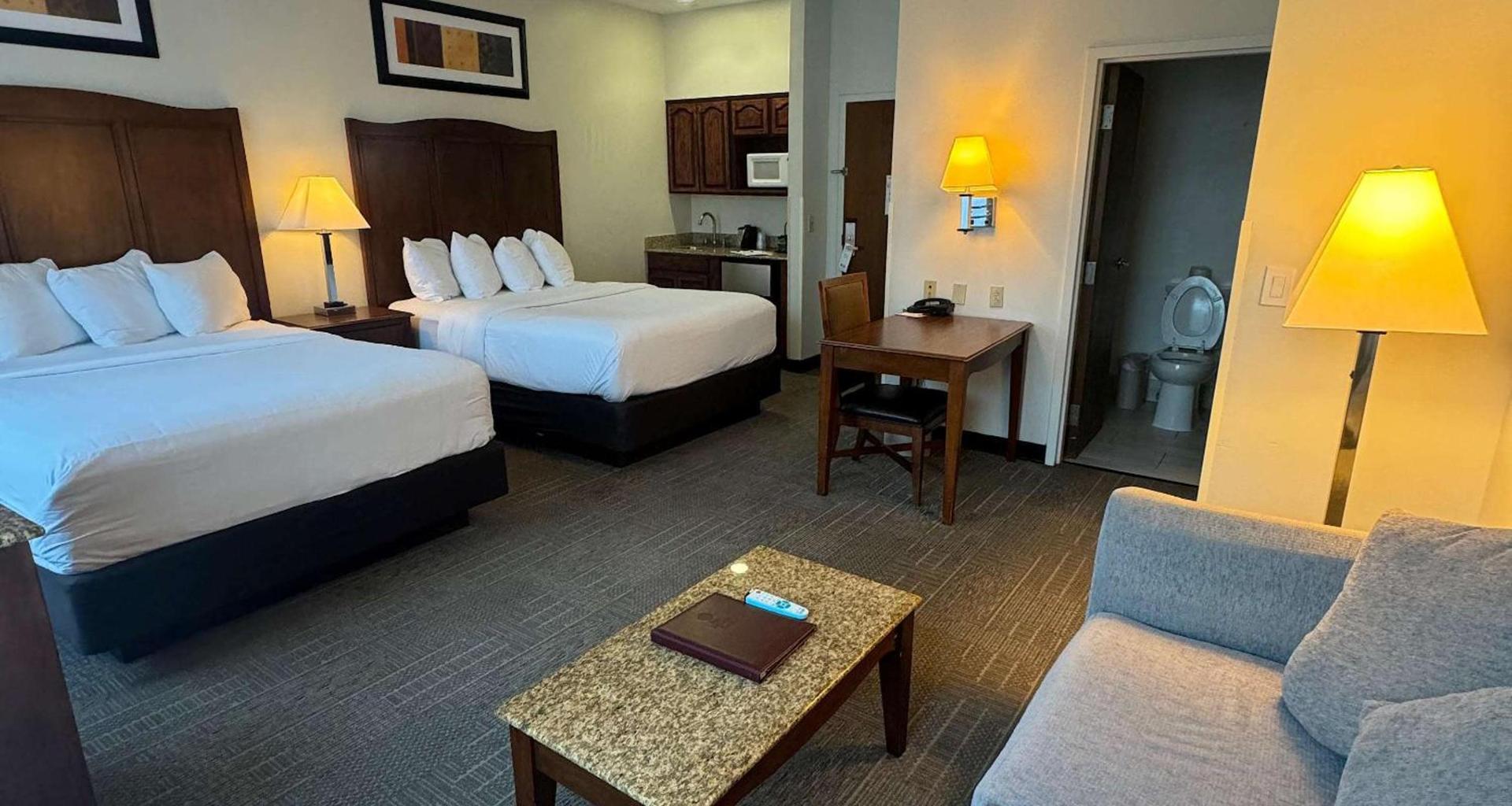 Best Western PLUS Hannaford Inn & Suites photo 3