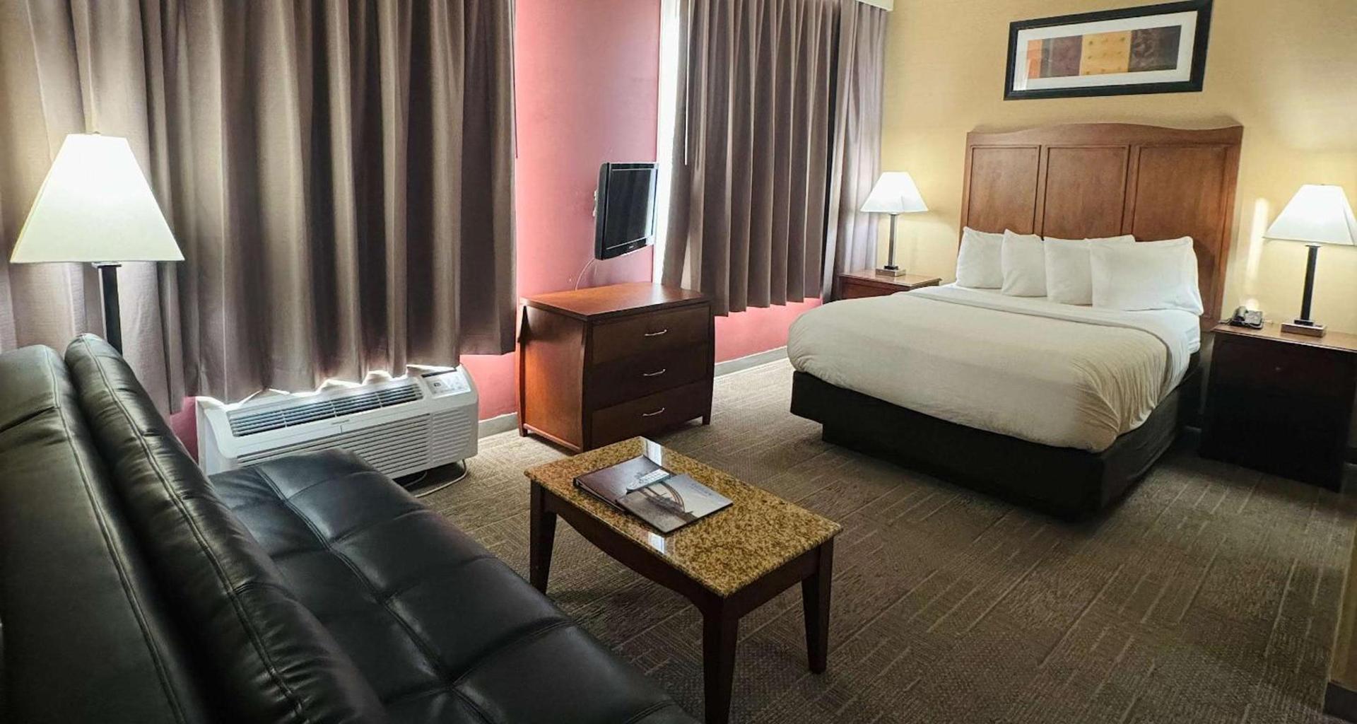 Best Western PLUS Hannaford Inn & Suites photo 14
