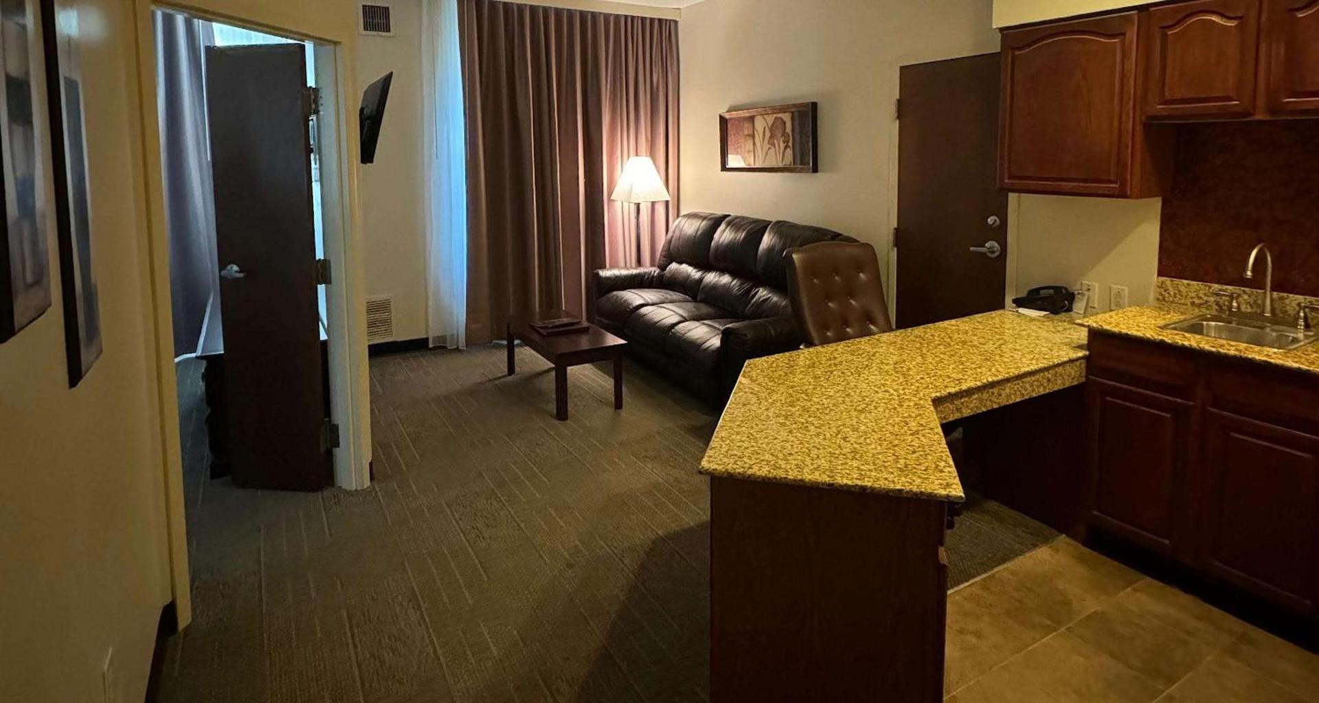Best Western PLUS Hannaford Inn & Suites photo 16