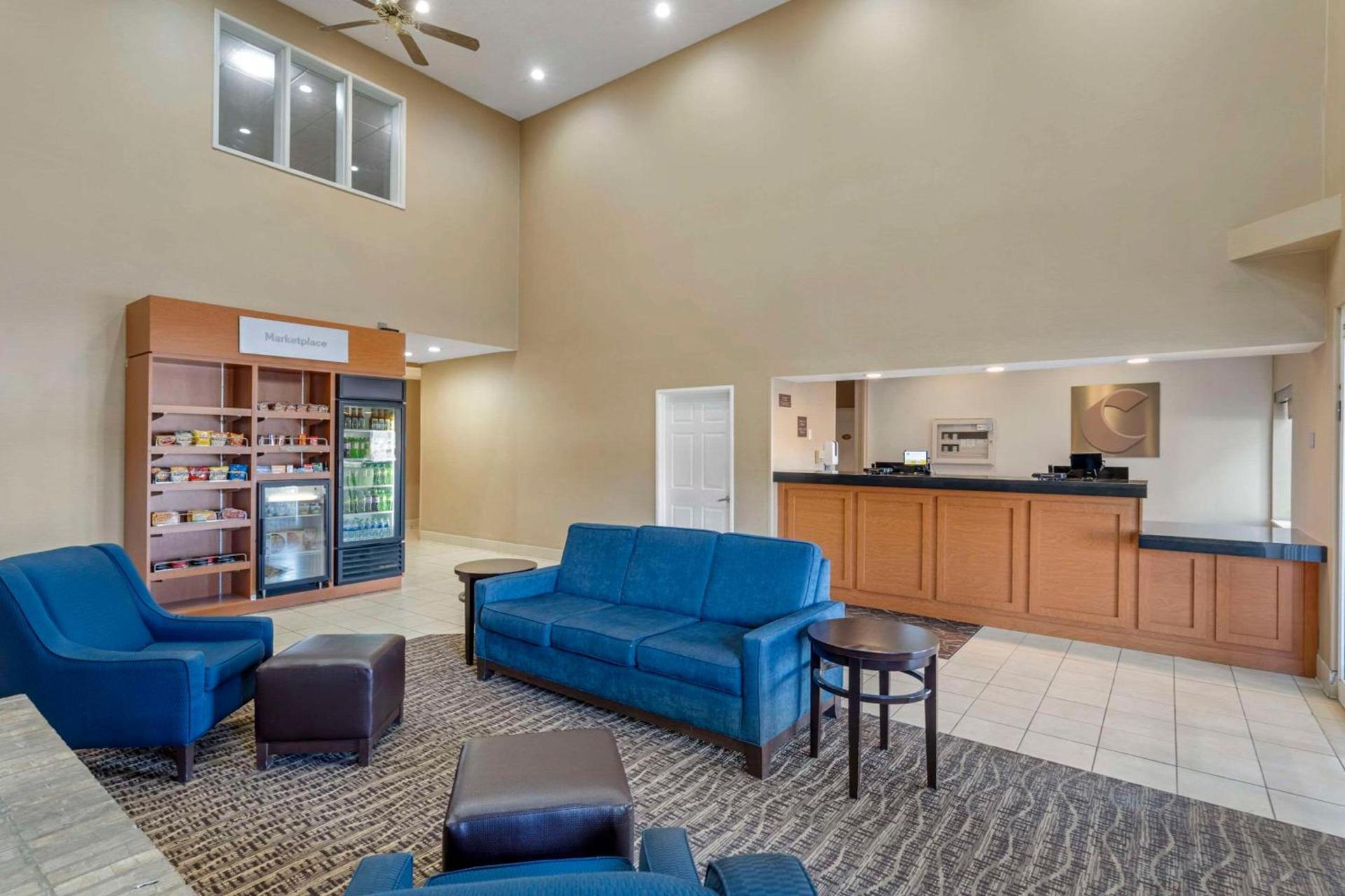 Comfort Suites Normal University area photo 5