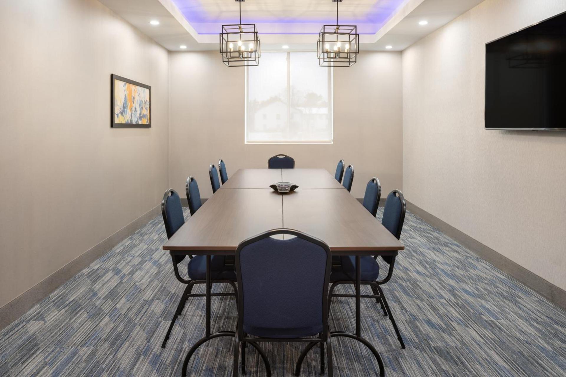 Hawthorn Extended Stay by Wyndham Williston Burlington photo 28