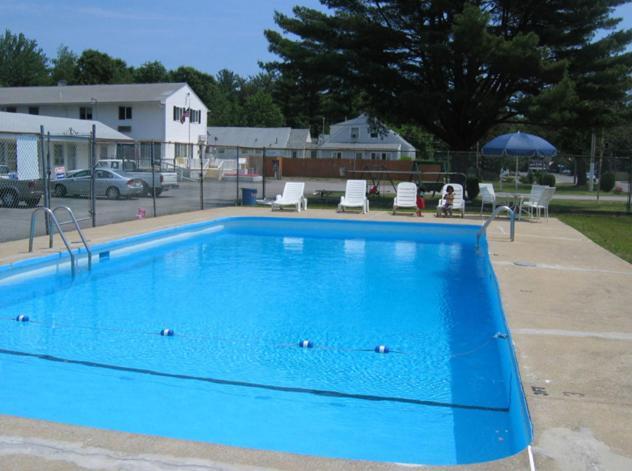 Knotty Pine Motel photo 2