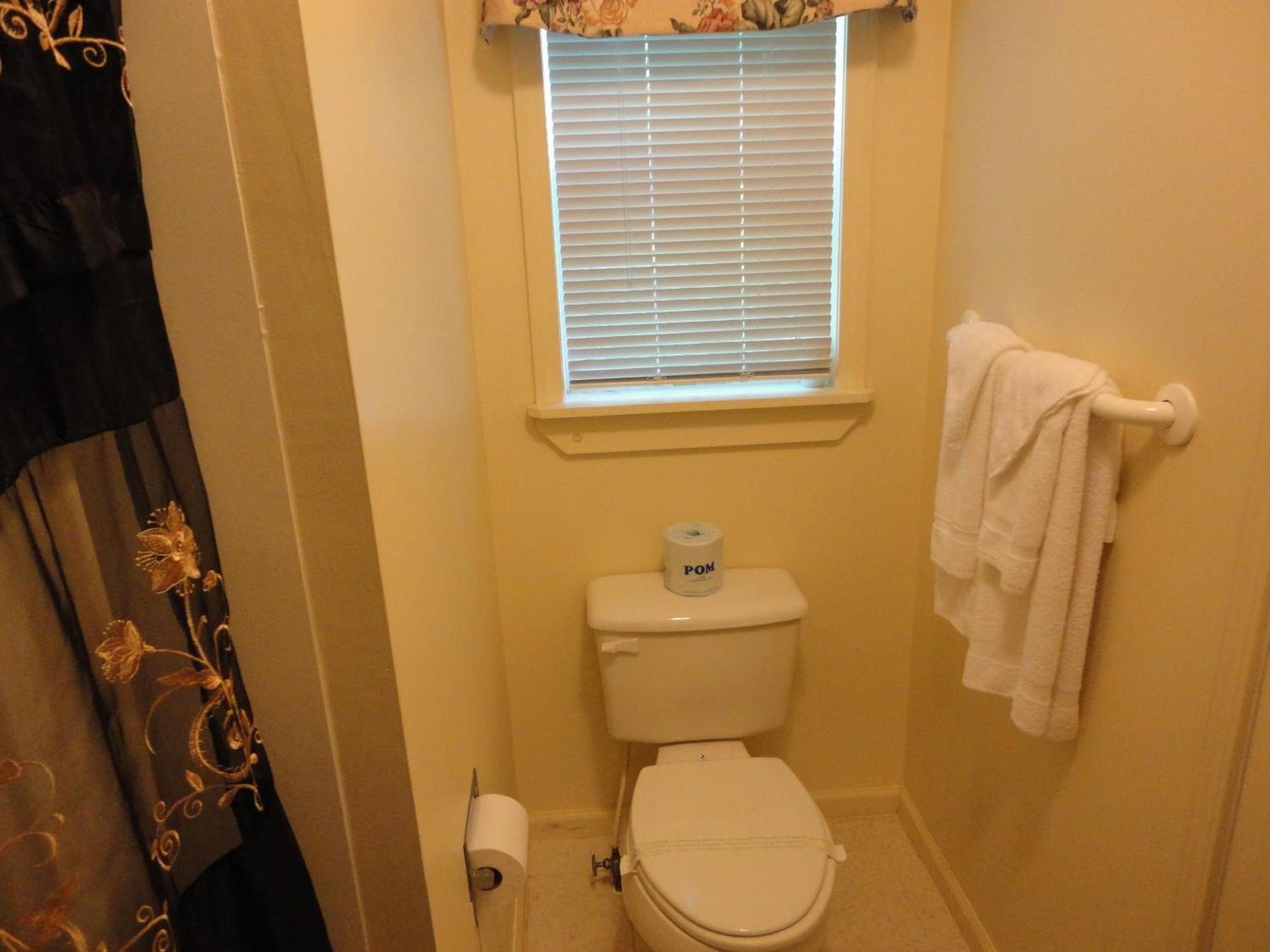 Theater Motel photo 7