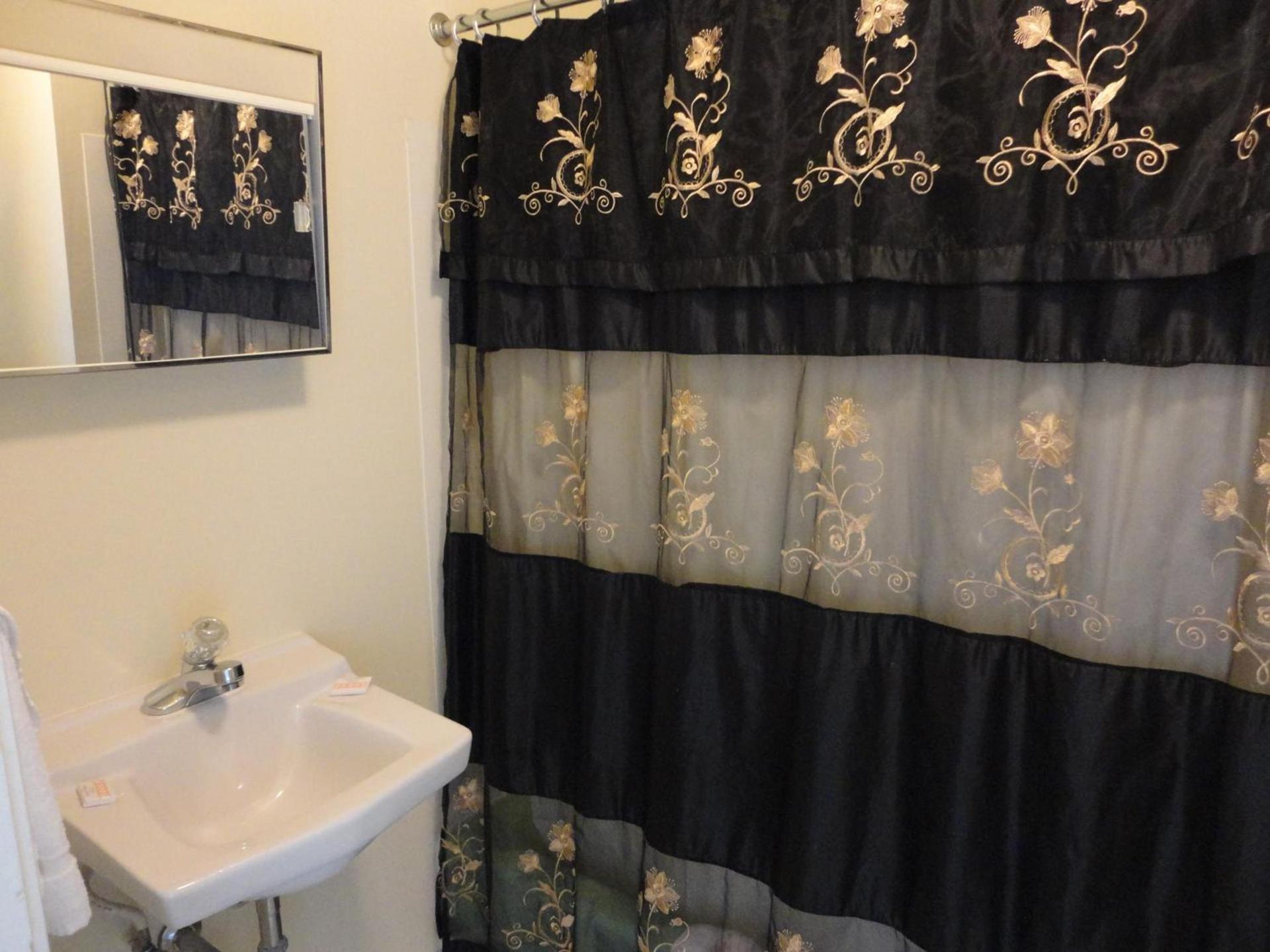 Theater Motel photo 8