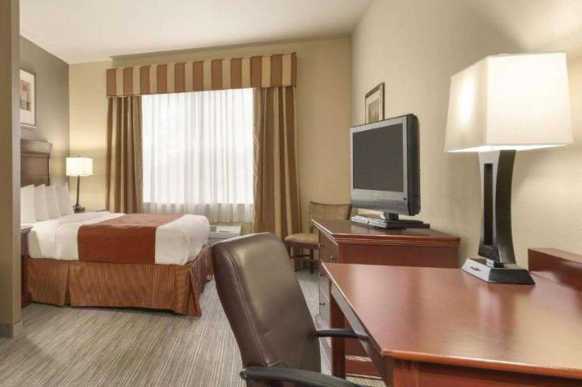 Seffner Inn and Suites photo 4