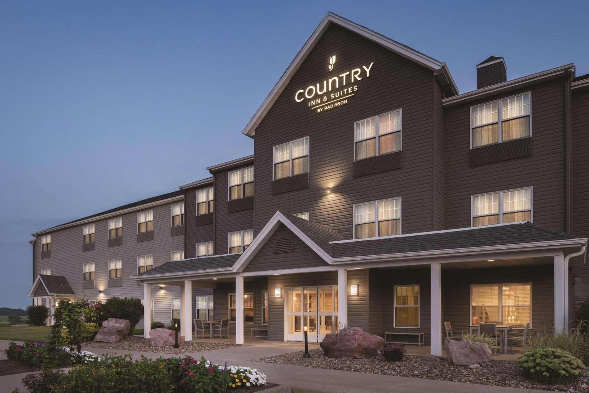 Country Inn & Suites by Radisson, Pella, IA — hotel in Pella