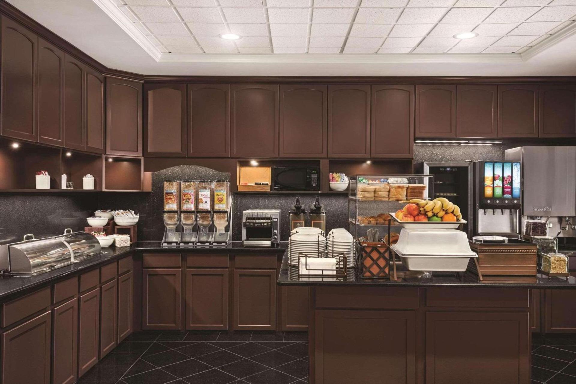 Country Inn & Suites by Radisson, Schaumburg, IL photo 23