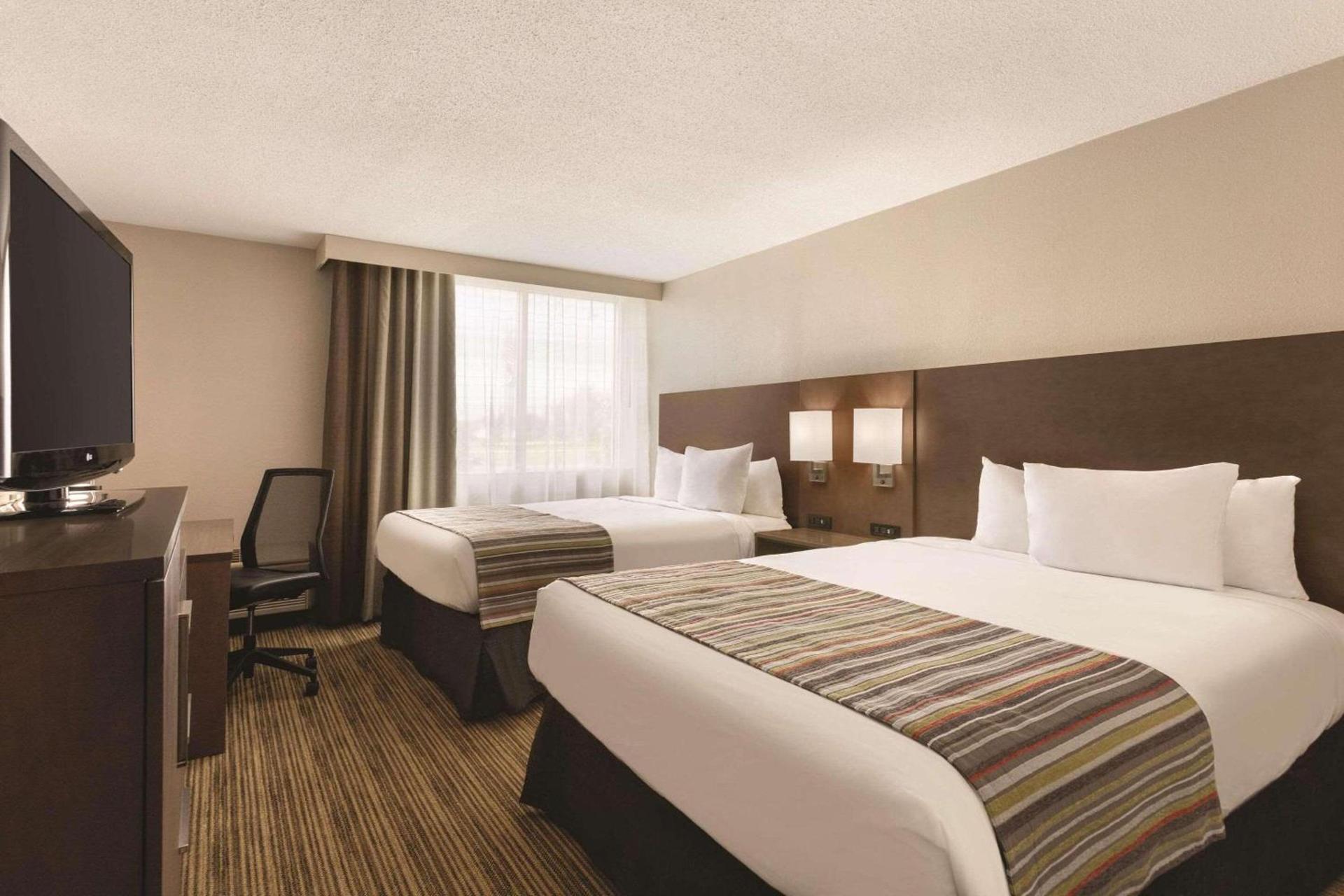 Country Inn & Suites by Radisson, Fergus Falls, MN photo 5
