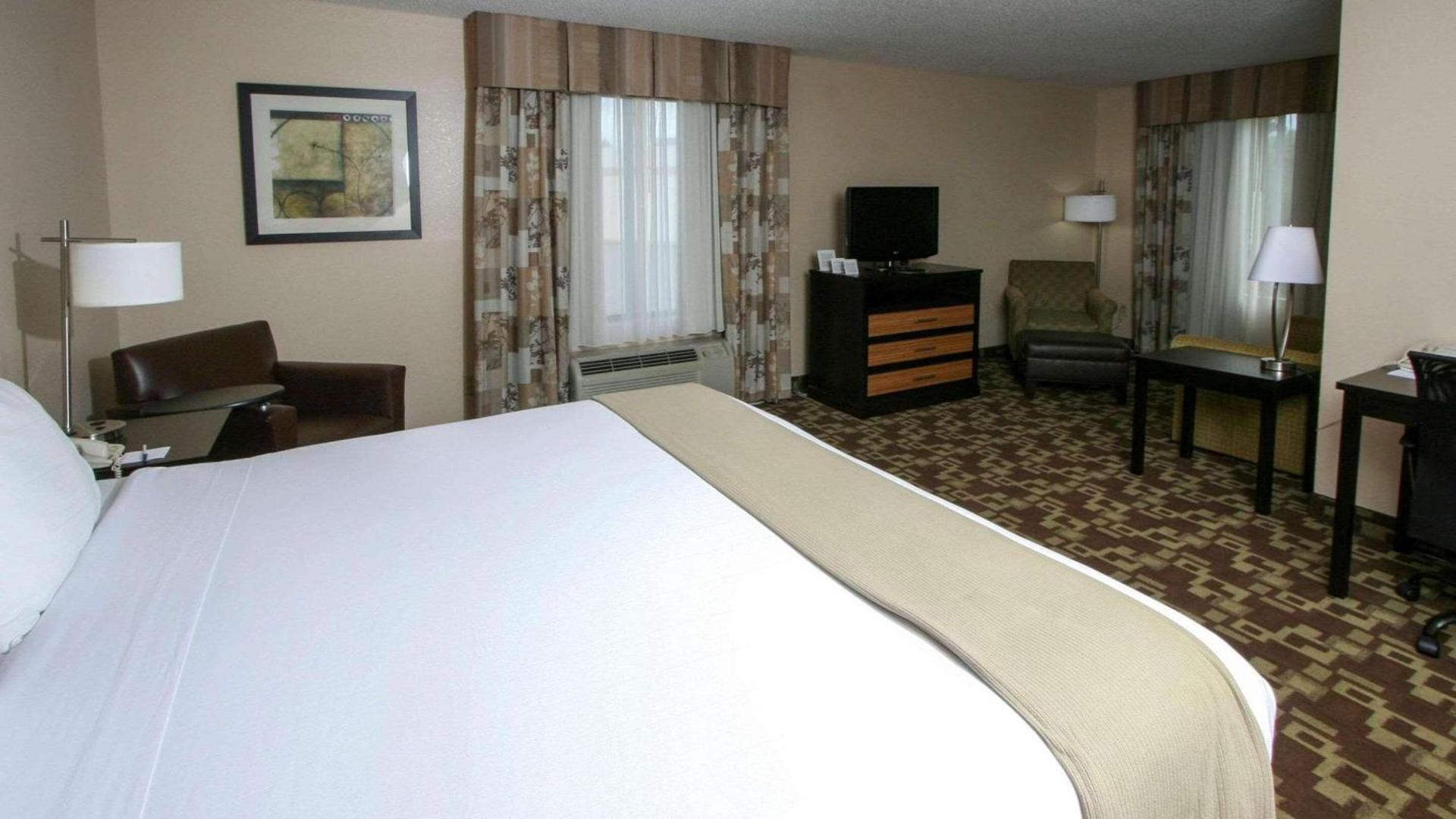 Country Inn & Suites by Radisson, Shelby, NC photo 43
