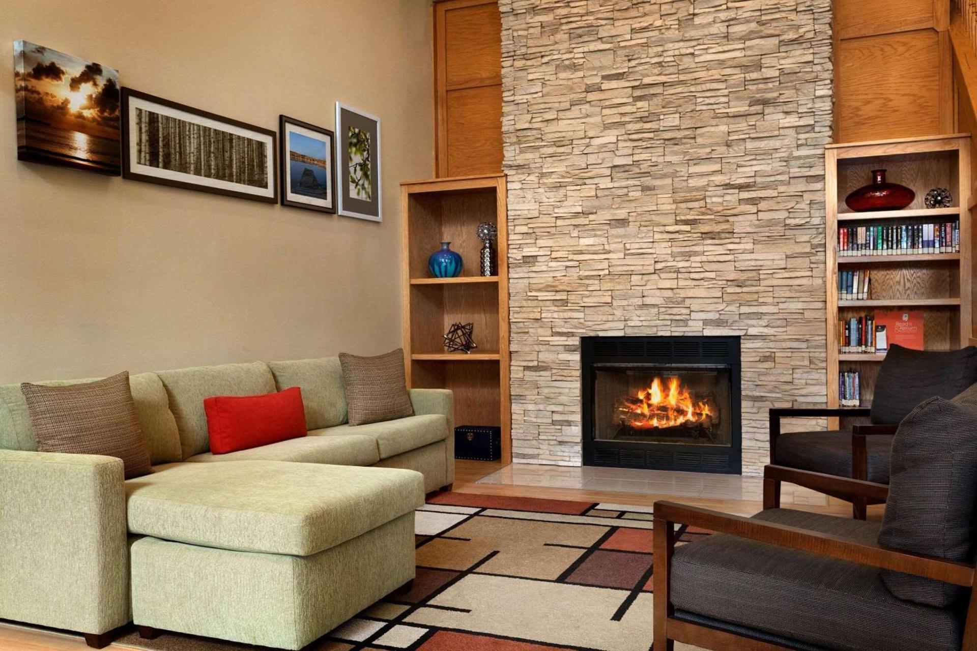 Country Inn & Suites by Radisson, Lexington, VA photo 2