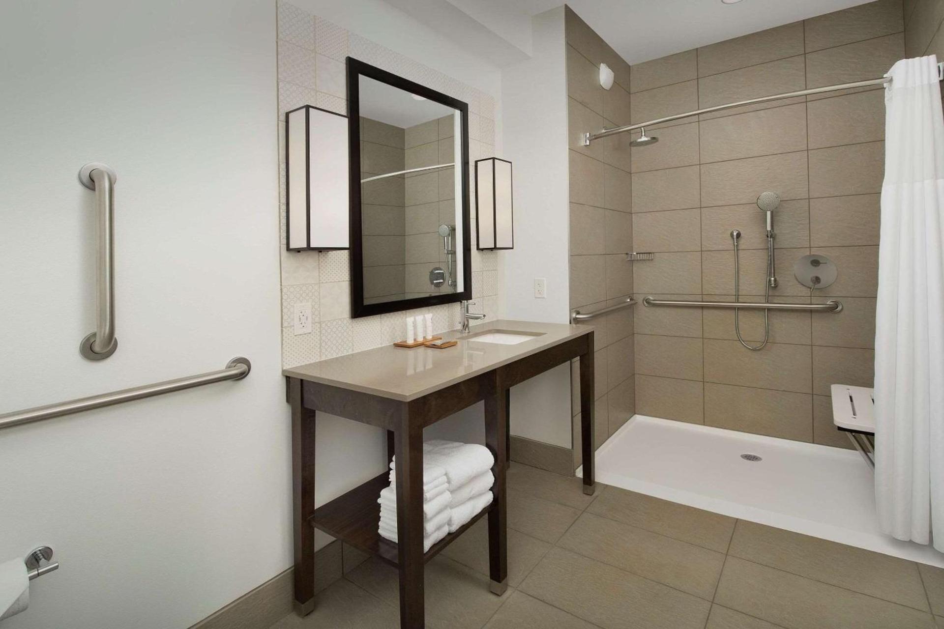 Country Inn & Suites by Radisson, Seattle-Tacoma International Airport, WA photo 13
