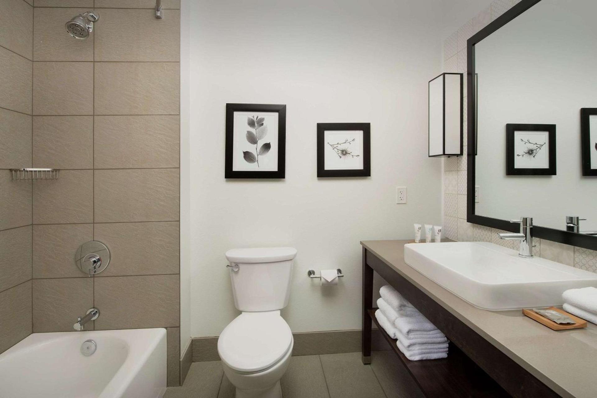 Country Inn & Suites by Radisson, Seattle-Tacoma International Airport, WA photo 14