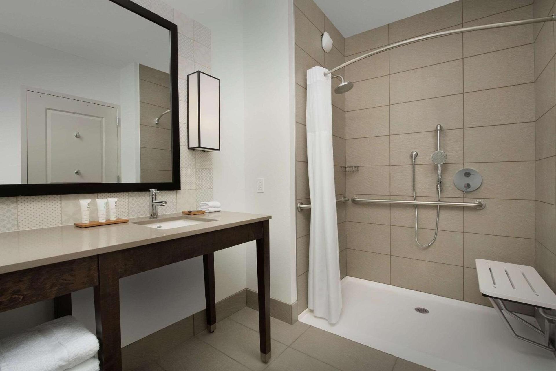 Country Inn & Suites by Radisson, Seattle-Tacoma International Airport, WA photo 15
