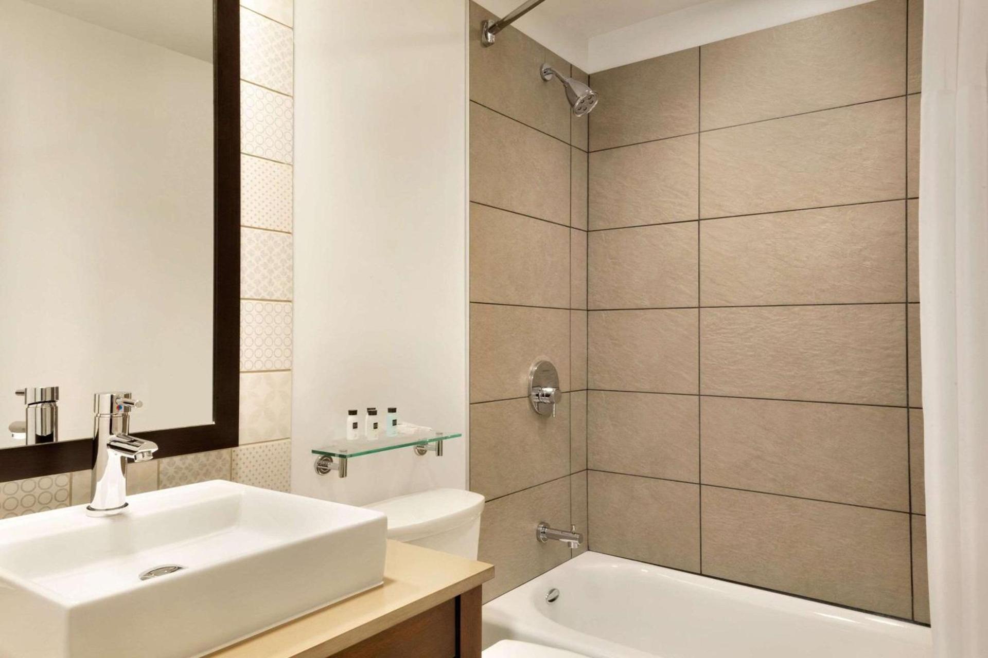 Country Inn & Suites by Radisson, Seattle-Tacoma International Airport, WA photo 16