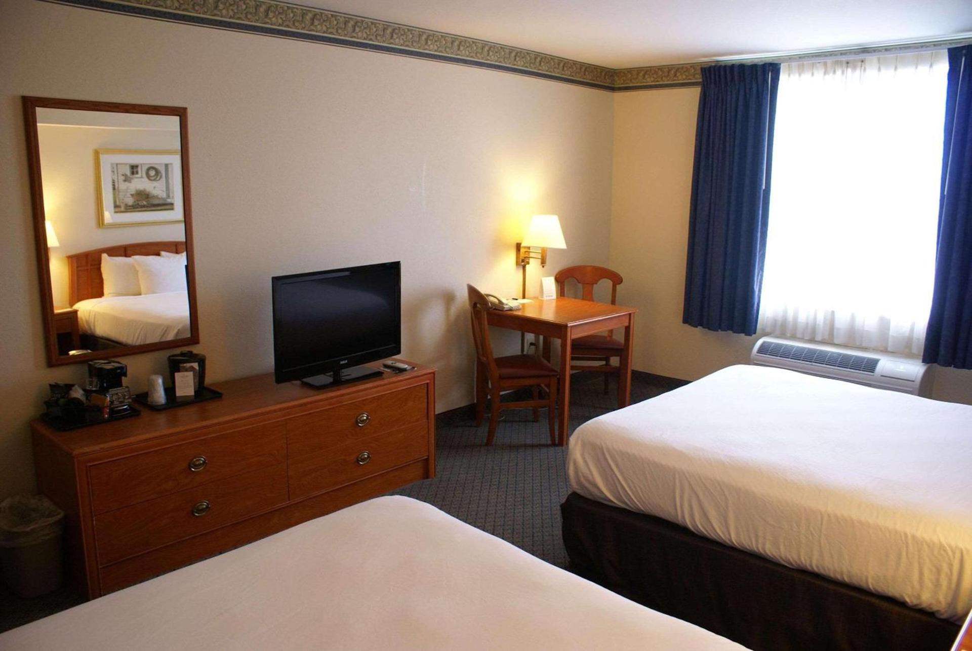 Country Inn & Suites by Radisson, Lansing, MI photo 21