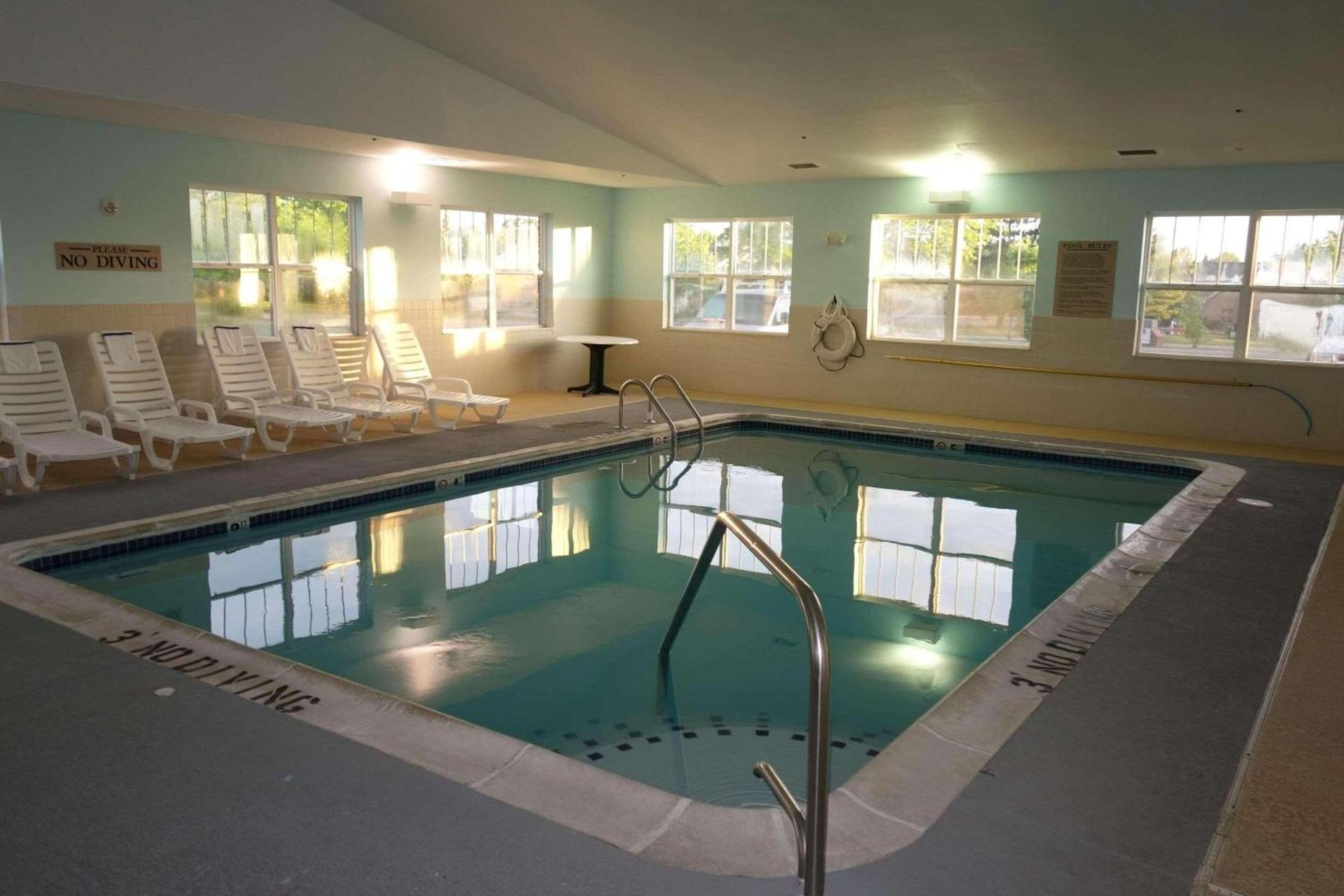 Country Inn & Suites by Radisson, Lansing, MI photo 35