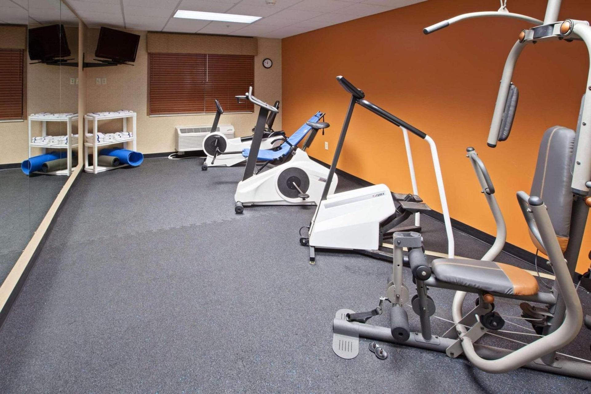 Country Inn & Suites by Radisson, Lansing, MI photo 36
