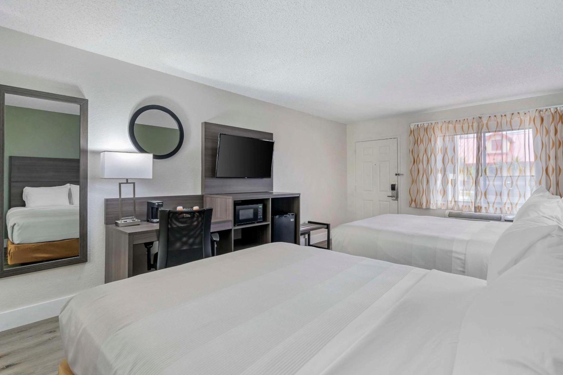 Quality Inn & Suites Orlando East - UCF Area photo 14