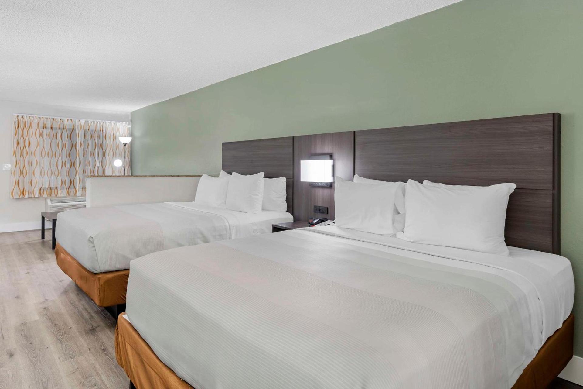 Quality Inn & Suites Orlando East - UCF Area photo 21