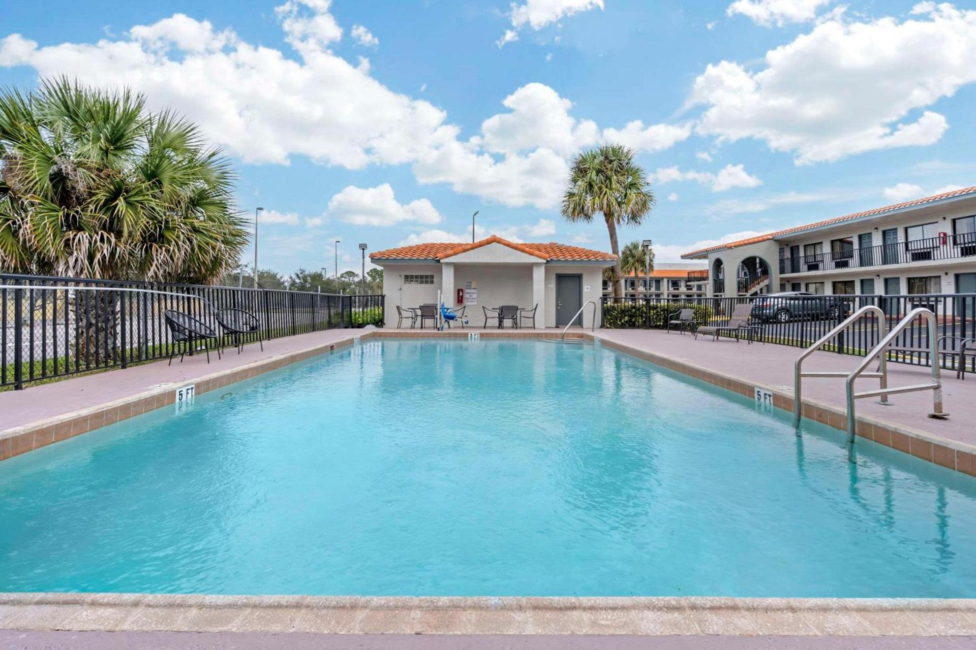 Quality Inn & Suites Orlando East - UCF Area photo 48