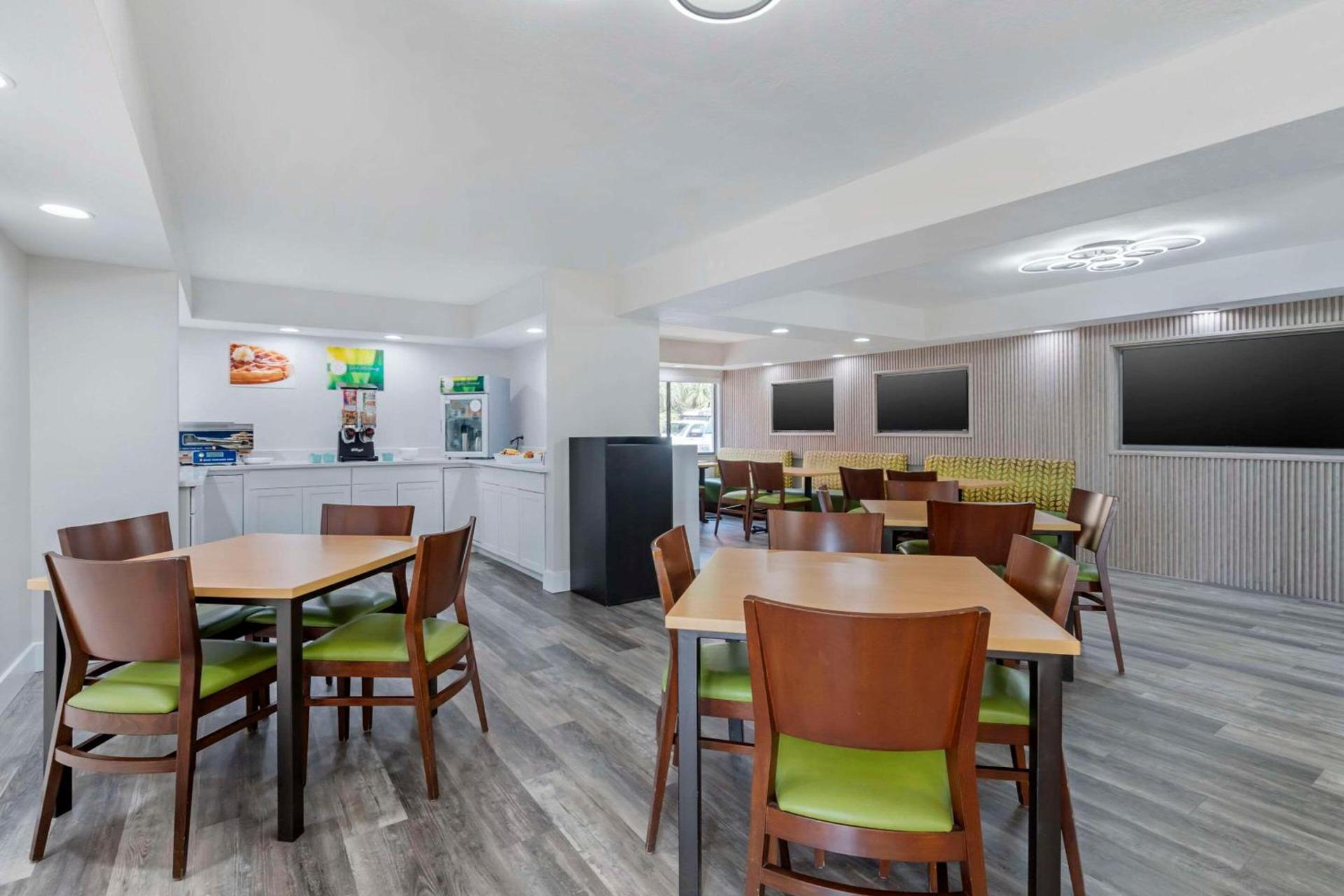 Quality Inn & Suites Orlando East - UCF Area photo 50