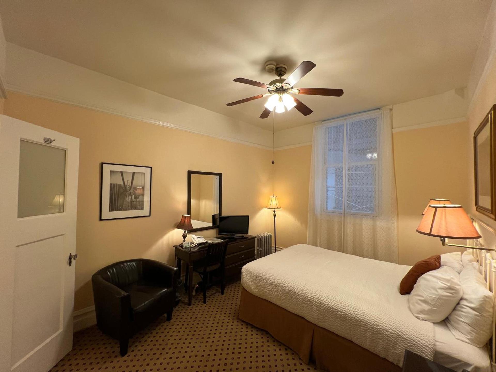 The Andrews Hotel photo 19