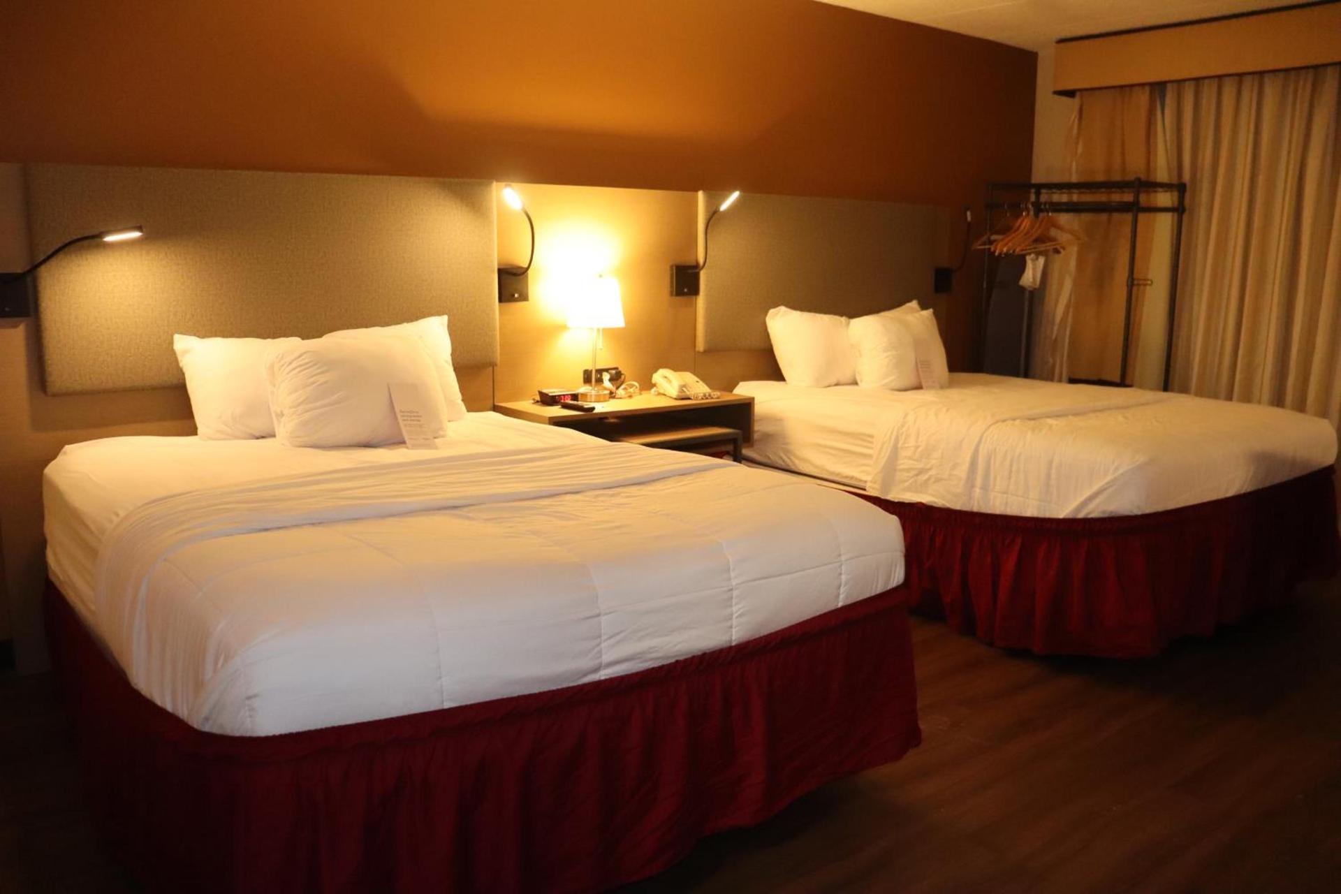 Clarion Hotel & Conference Center Lansing West photo 16