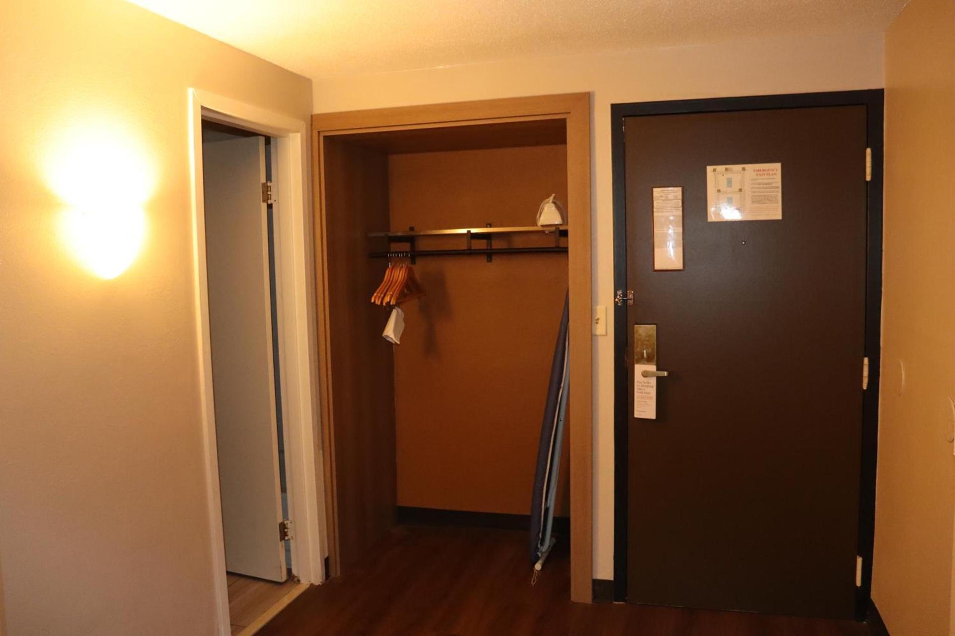Clarion Hotel & Conference Center Lansing West photo 30