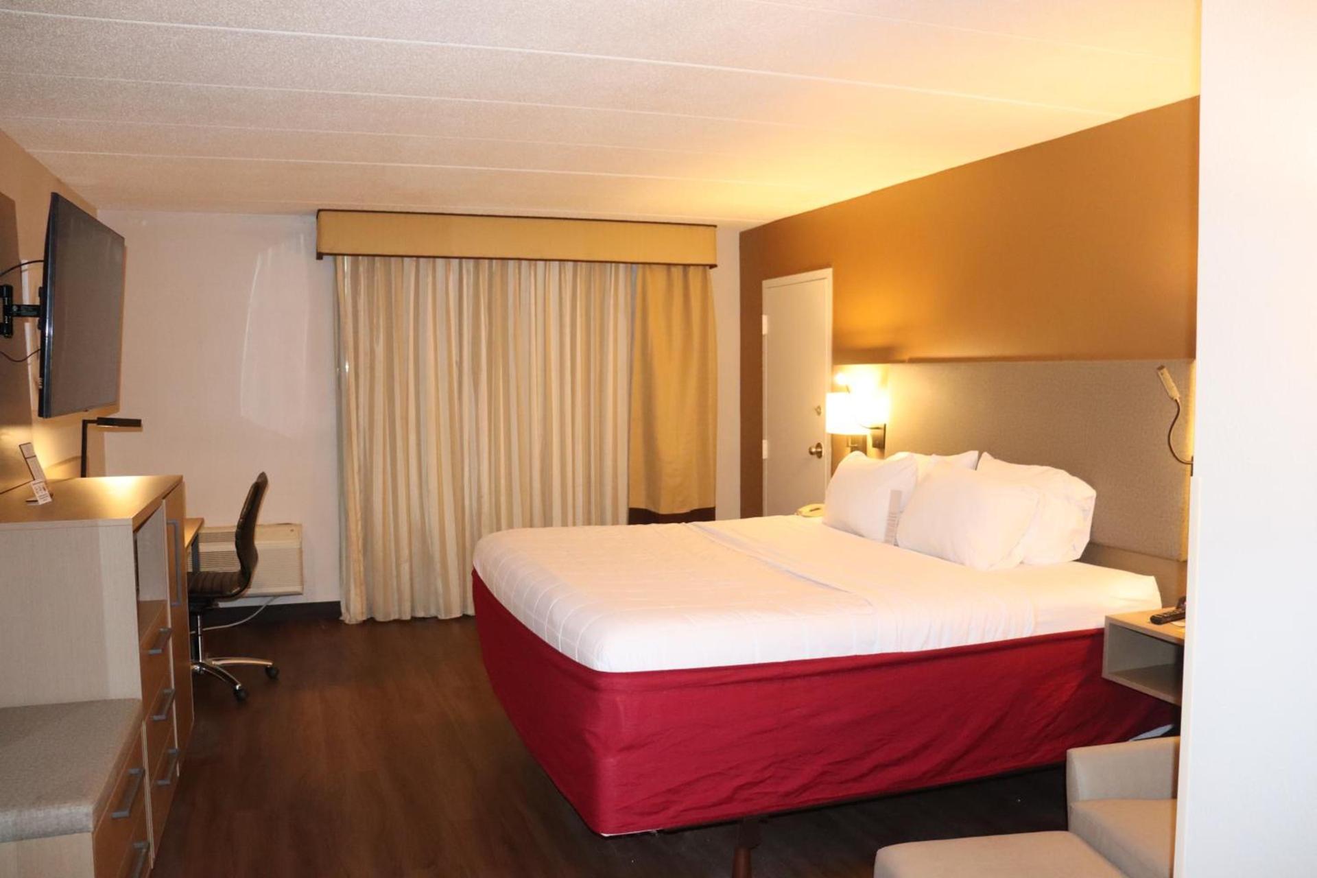 Clarion Hotel & Conference Center Lansing West photo 25