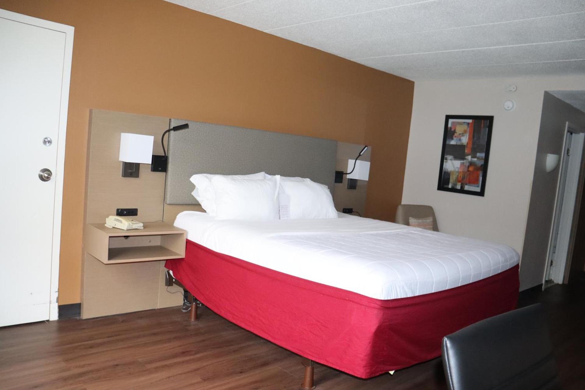 Clarion Hotel & Conference Center Lansing West photo 32