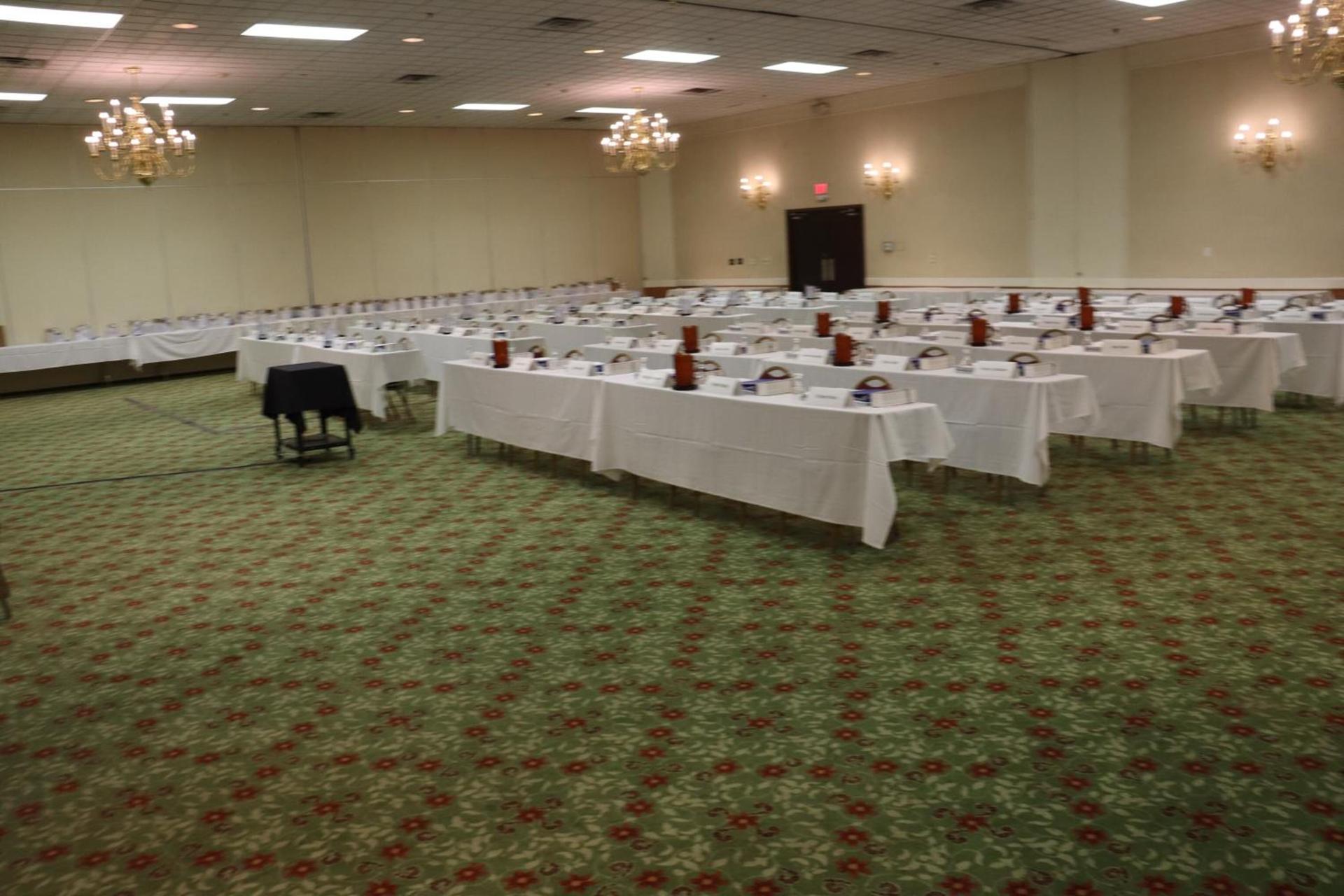 Clarion Hotel & Conference Center Lansing West photo 62