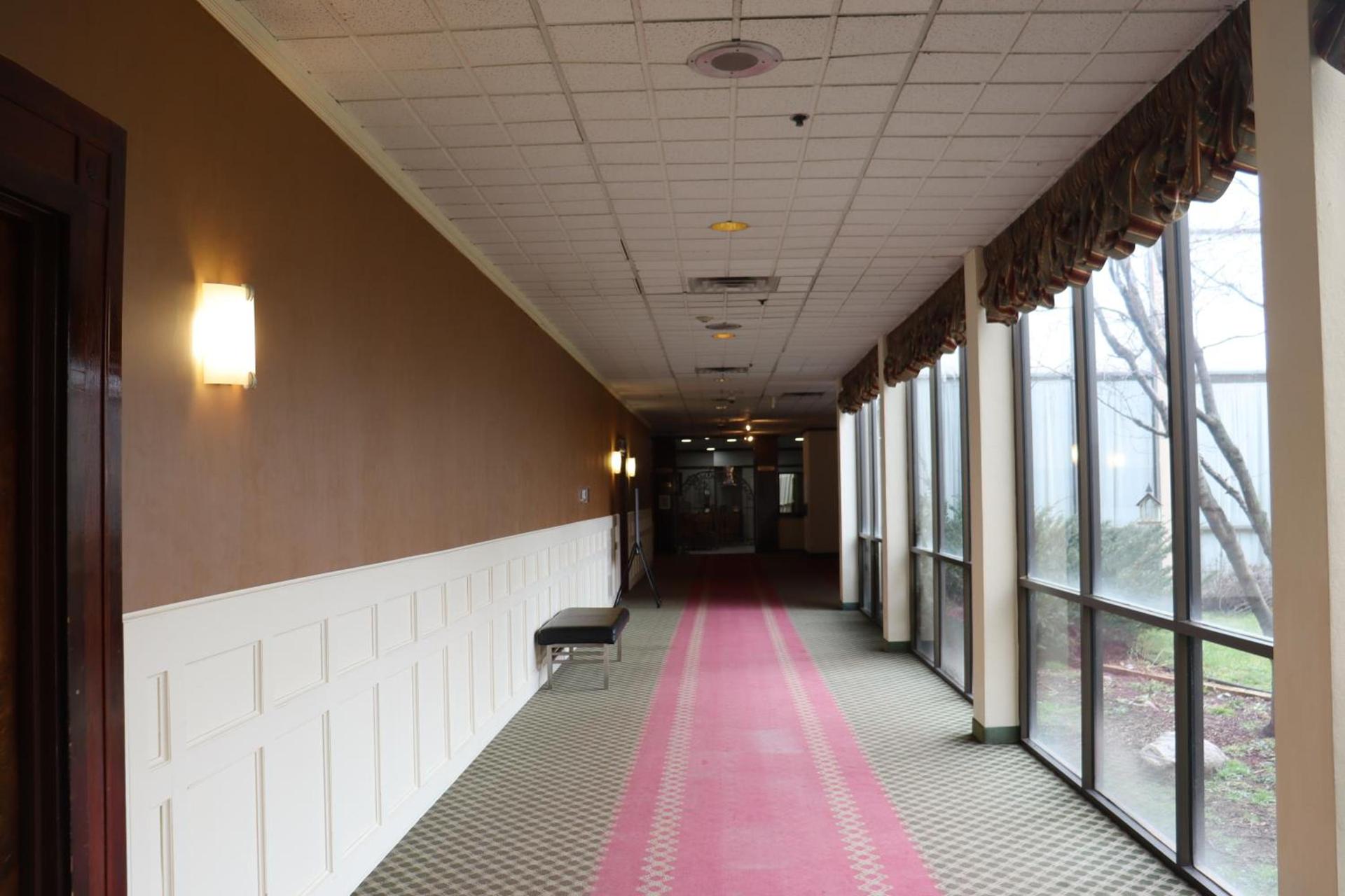 Clarion Hotel & Conference Center Lansing West photo 61