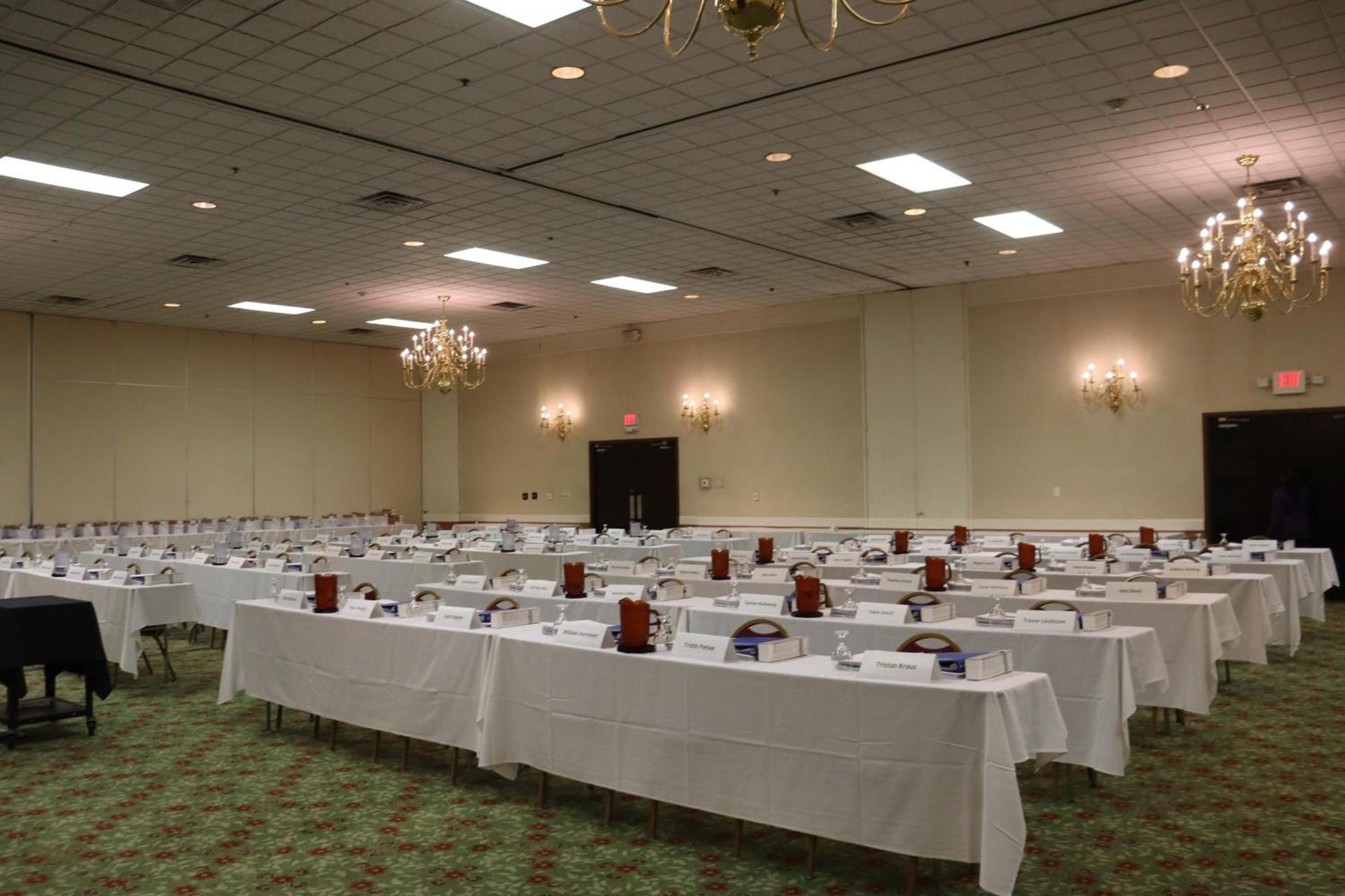 Clarion Hotel & Conference Center Lansing West photo 59