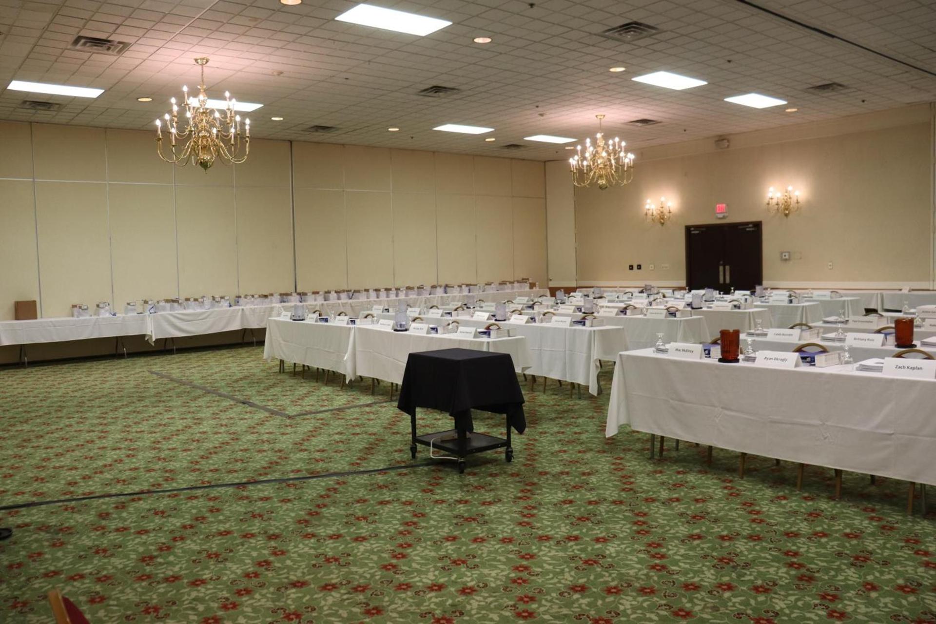 Clarion Hotel & Conference Center Lansing West photo 64