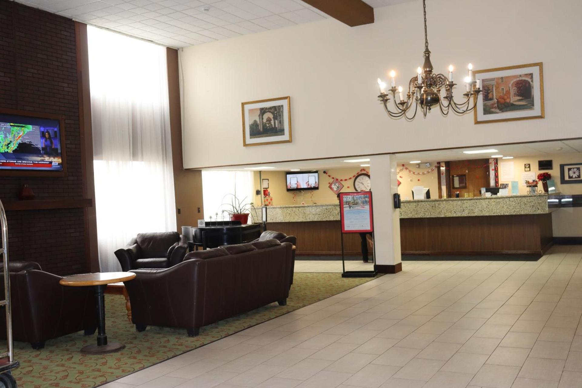 Clarion Hotel & Conference Center Lansing West photo 73